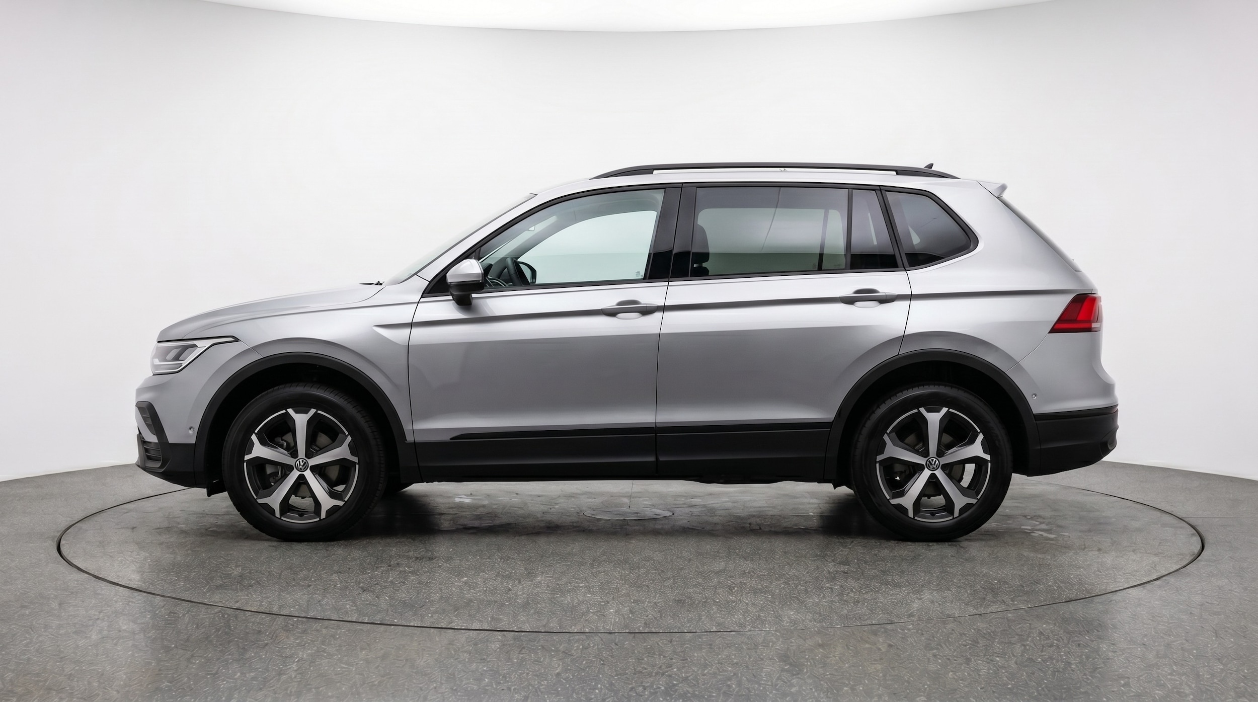 Thumbnail: 2026 Volkswagen Tiguan - 4