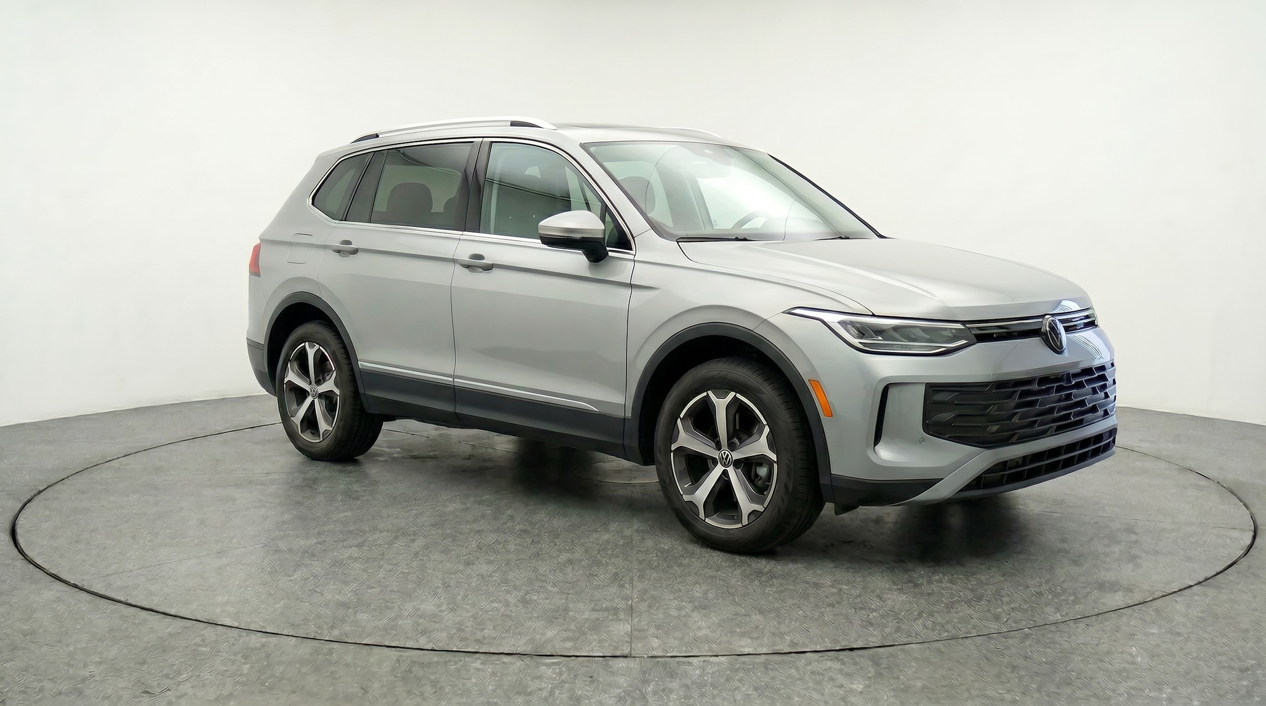 Thumbnail: 2026 Volkswagen Tiguan - 1