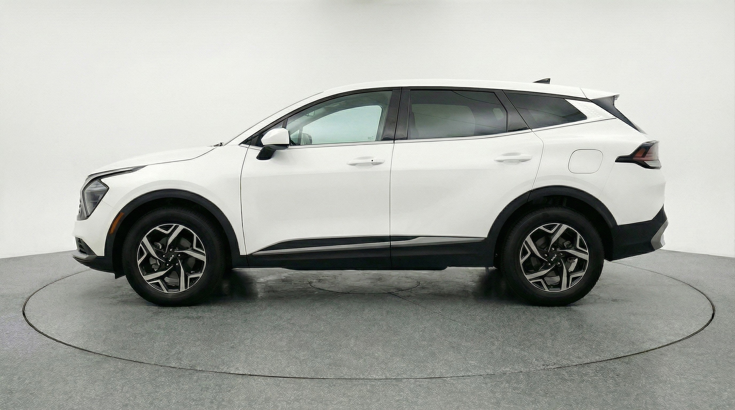 Thumbnail: 2025 Kia Sportage - 5