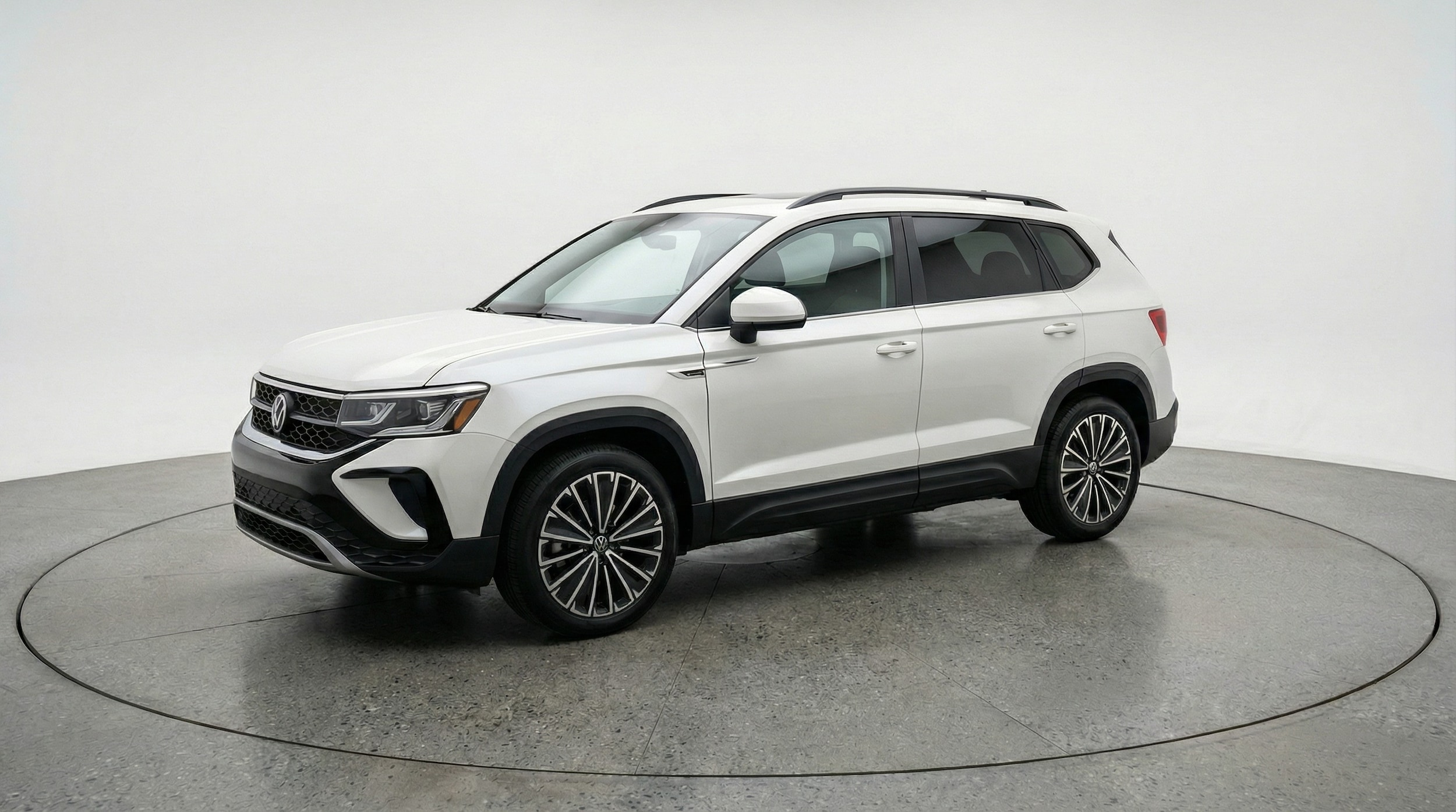 Thumbnail: 2025 Volkswagen Taos - 3