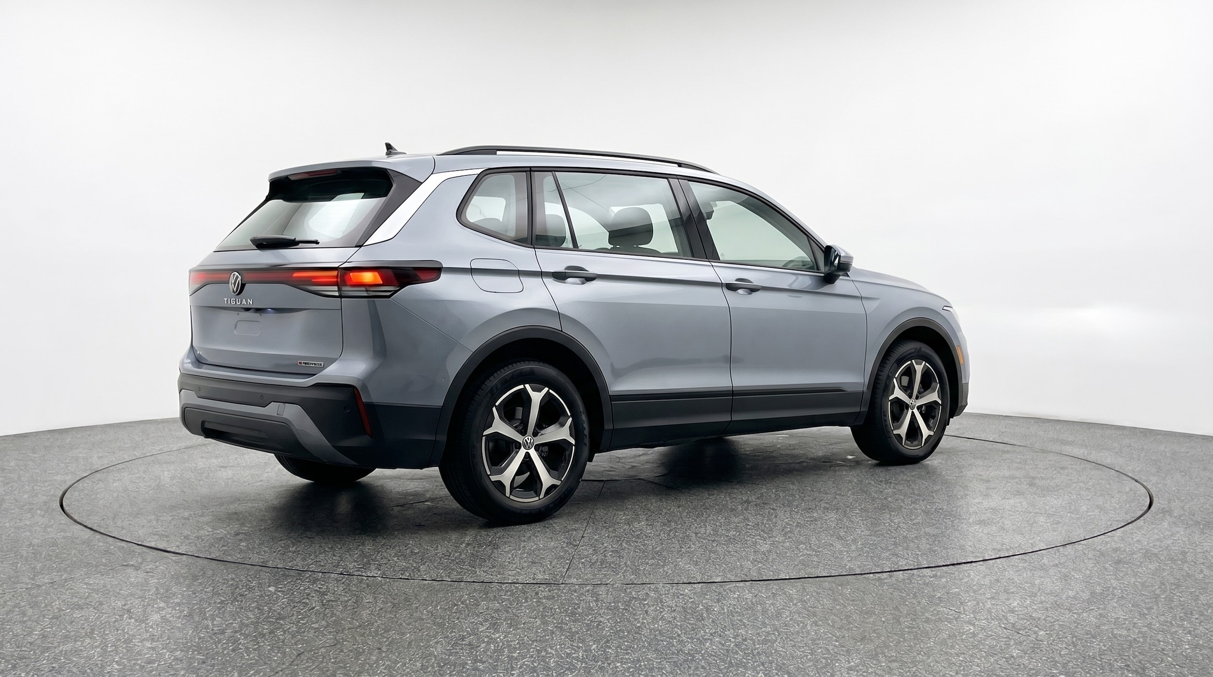 Thumbnail: 2026 Volkswagen Tiguan - 7