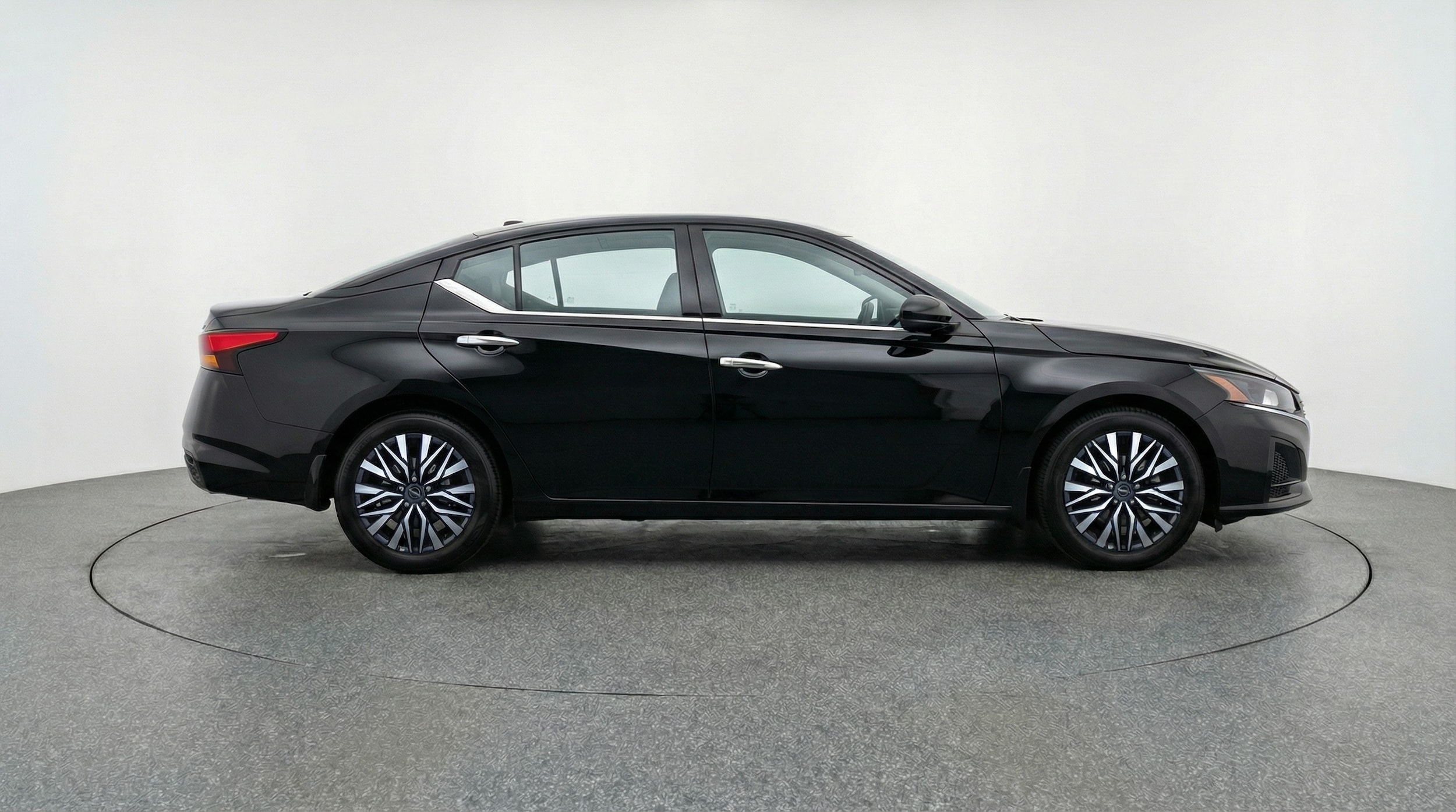 Thumbnail: 2025 Nissan Altima - 8