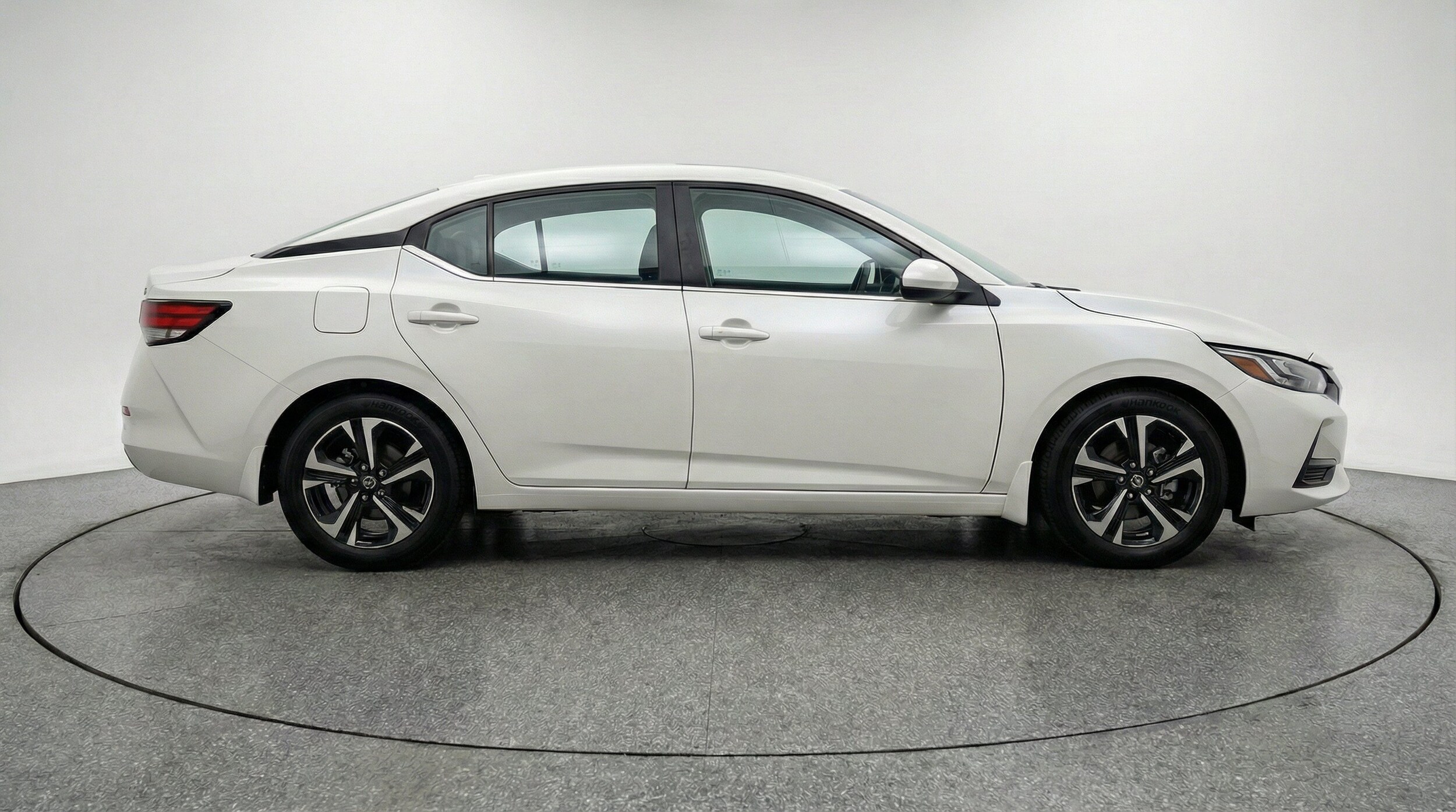 Thumbnail: 2025 Nissan Sentra - 10