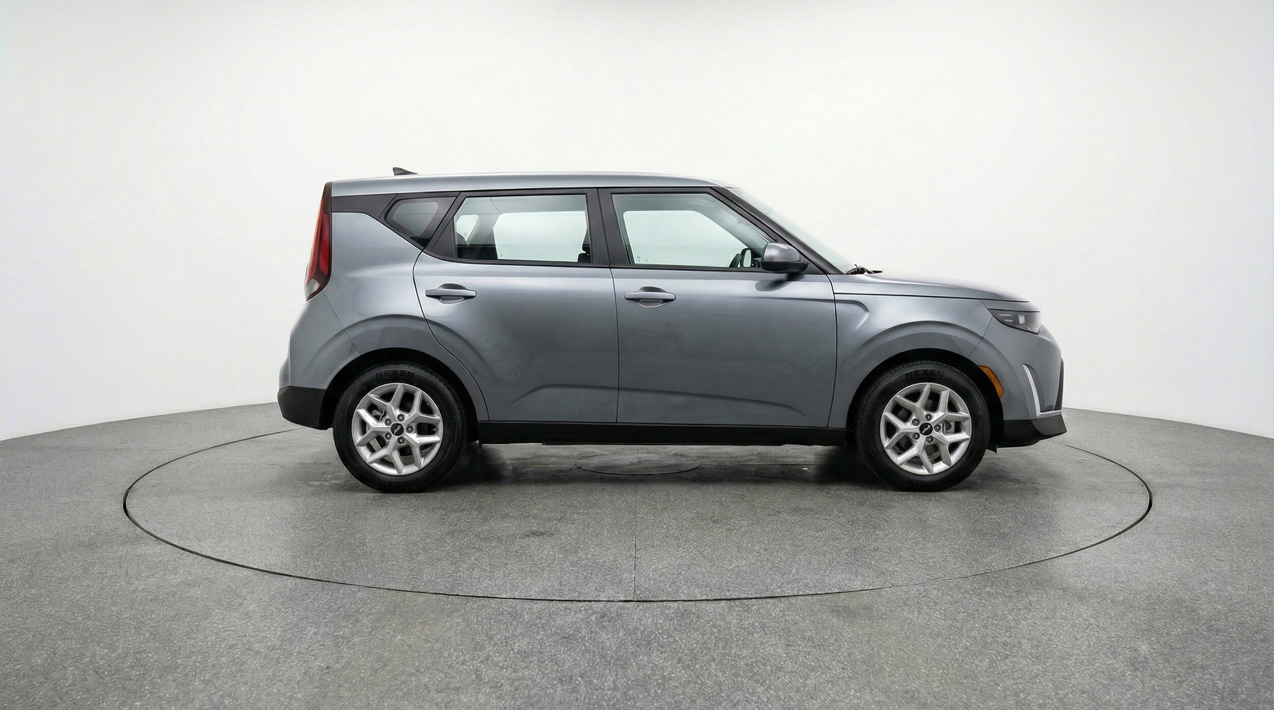 2025 Kia Soul LX - Photo 11