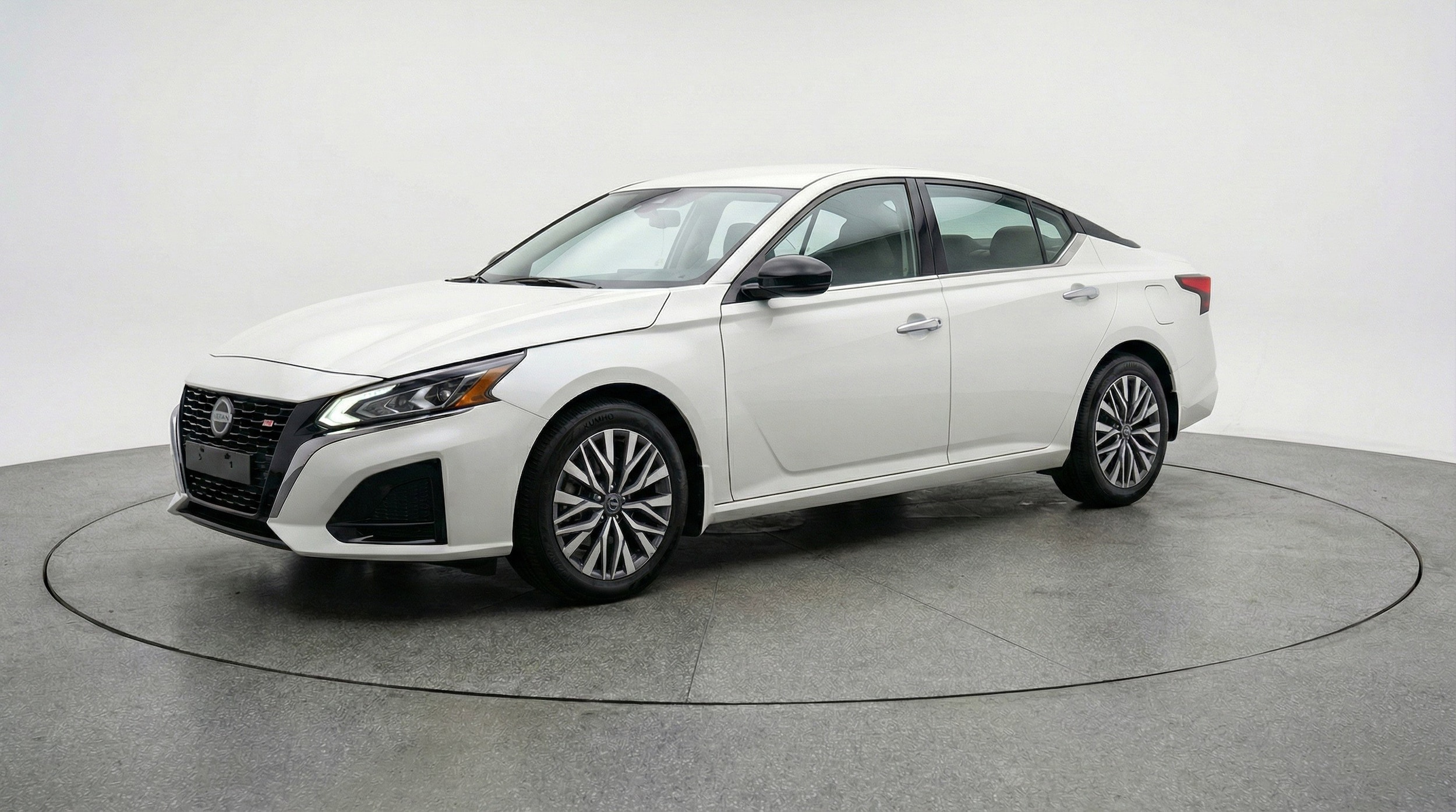 Thumbnail: 2025 Nissan Altima - 3