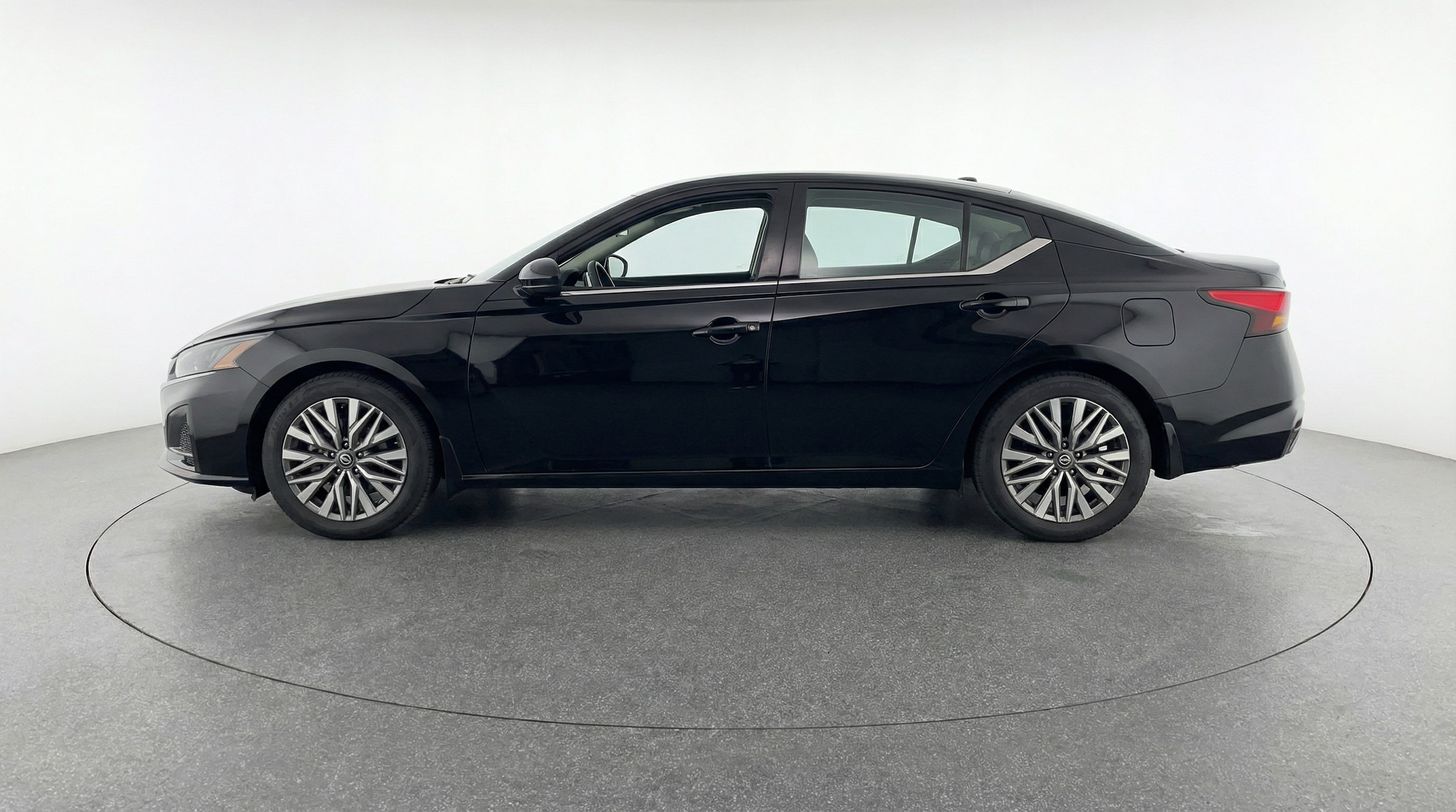 Thumbnail: 2025 Nissan Altima - 4