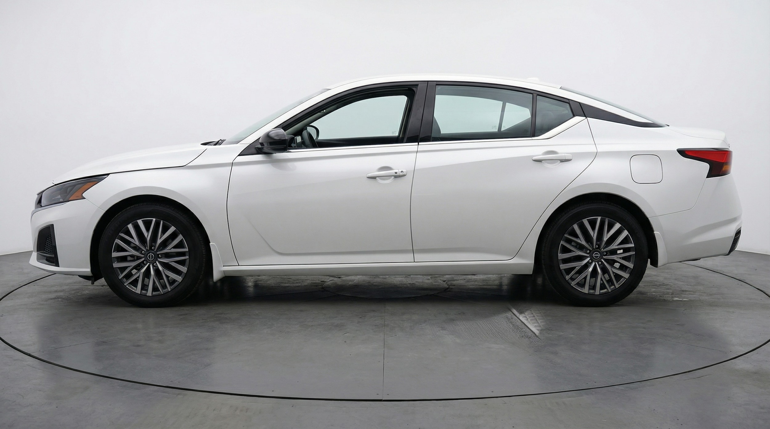 Thumbnail: 2025 Nissan Altima - 4