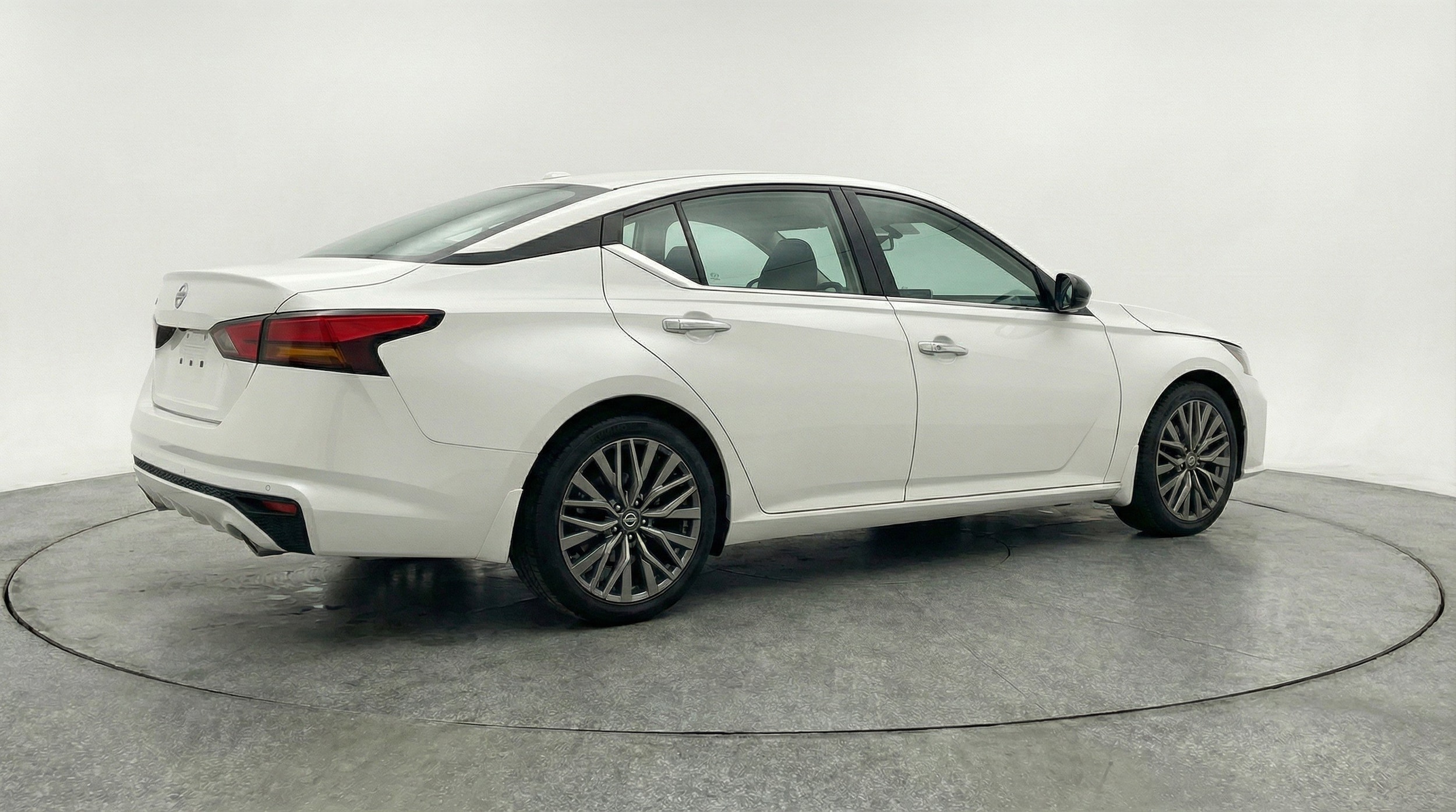 Thumbnail: 2025 Nissan Altima - 9