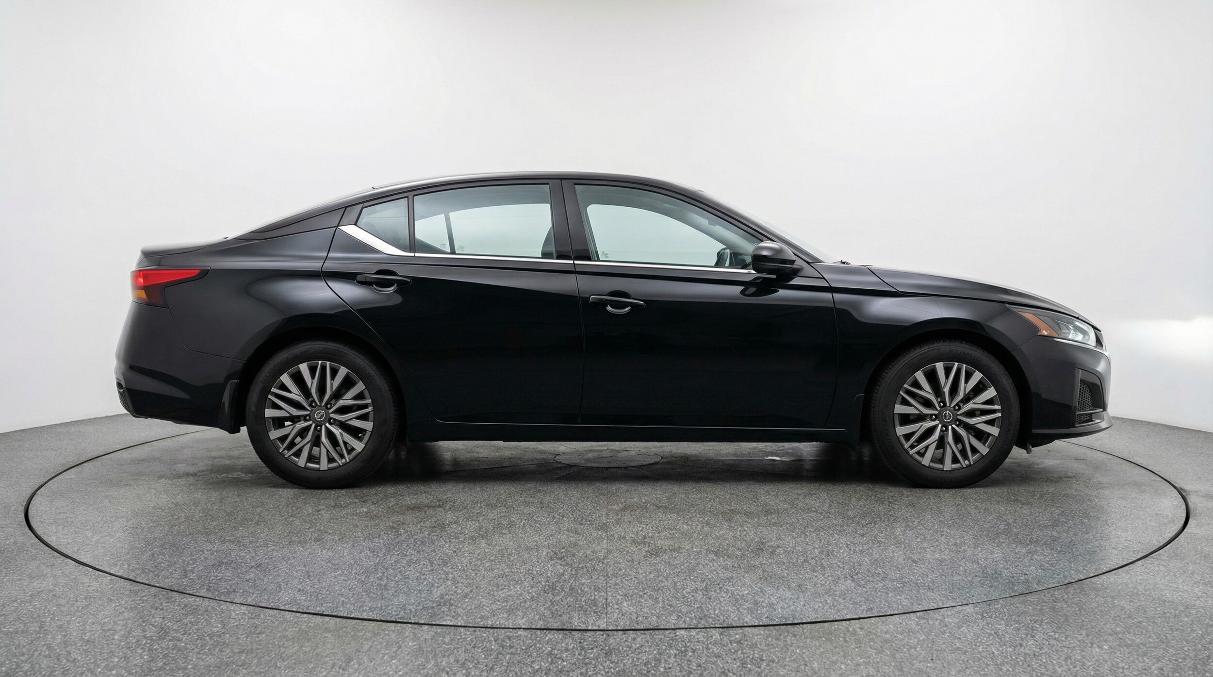 Thumbnail: 2025 Nissan Altima - 8