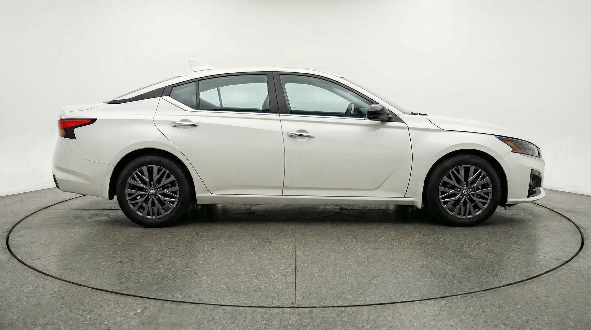 Thumbnail: 2025 Nissan Altima - 8