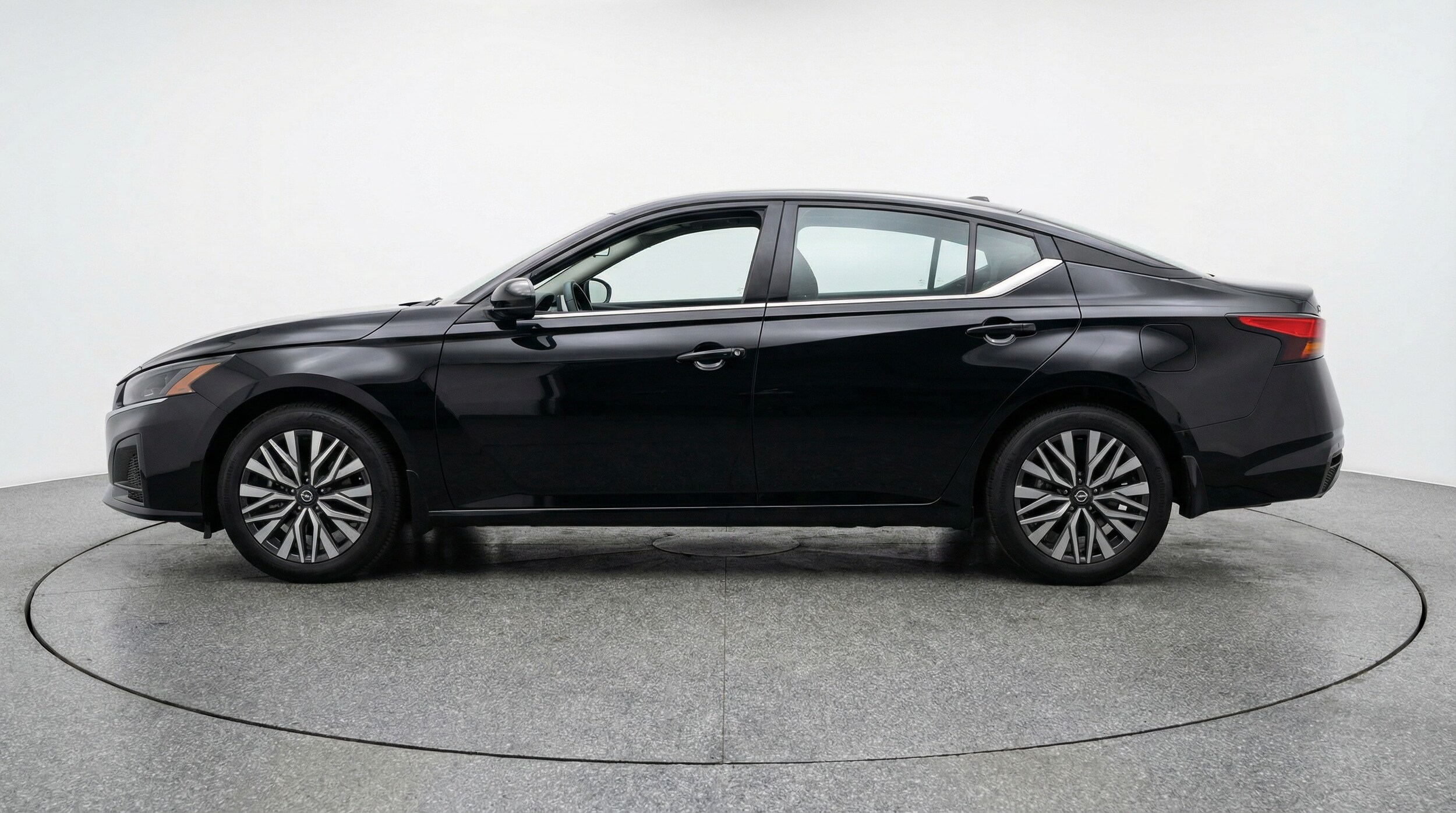 Thumbnail: 2025 Nissan Altima - 4