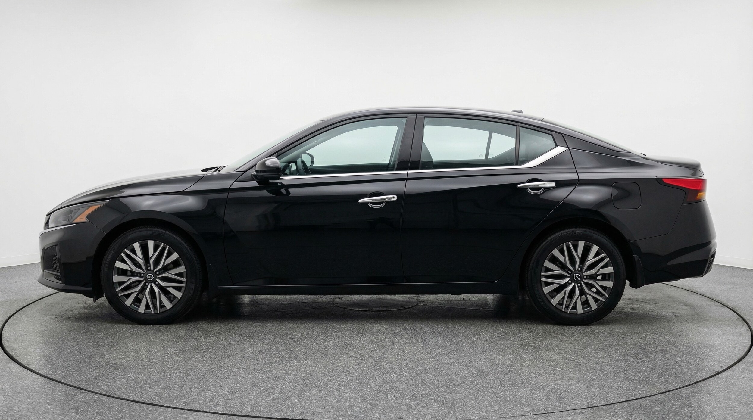 Thumbnail: 2025 Nissan Altima - 4