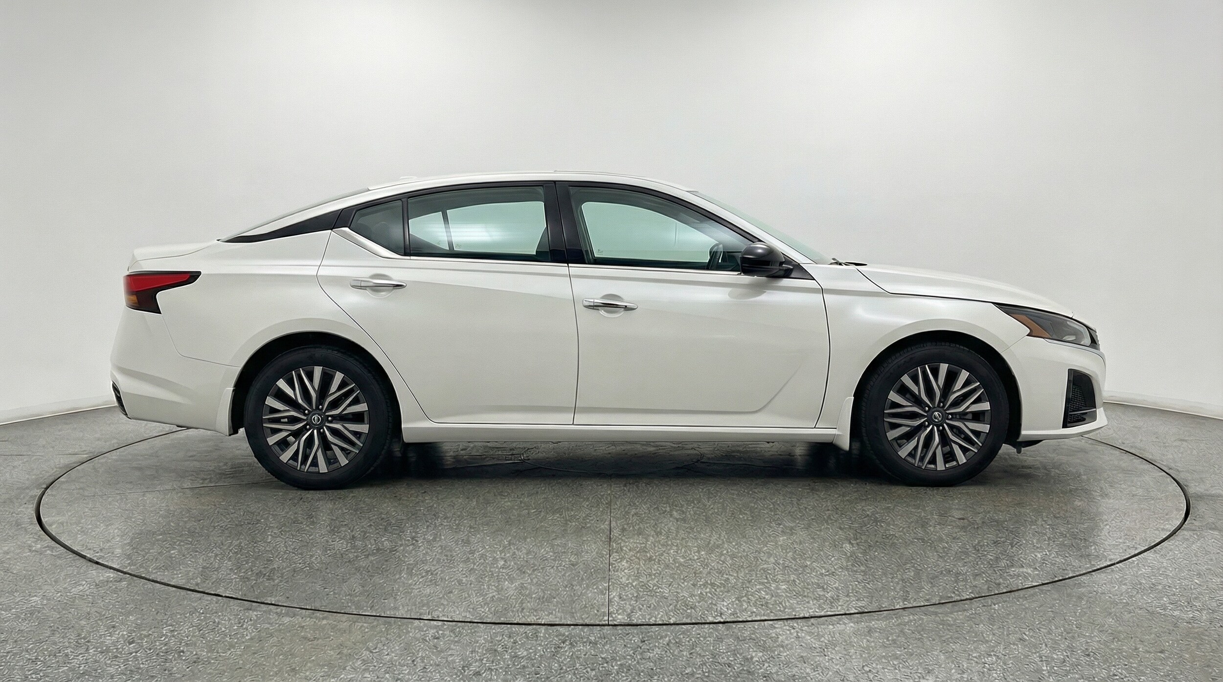 Thumbnail: 2025 Nissan Altima - 8