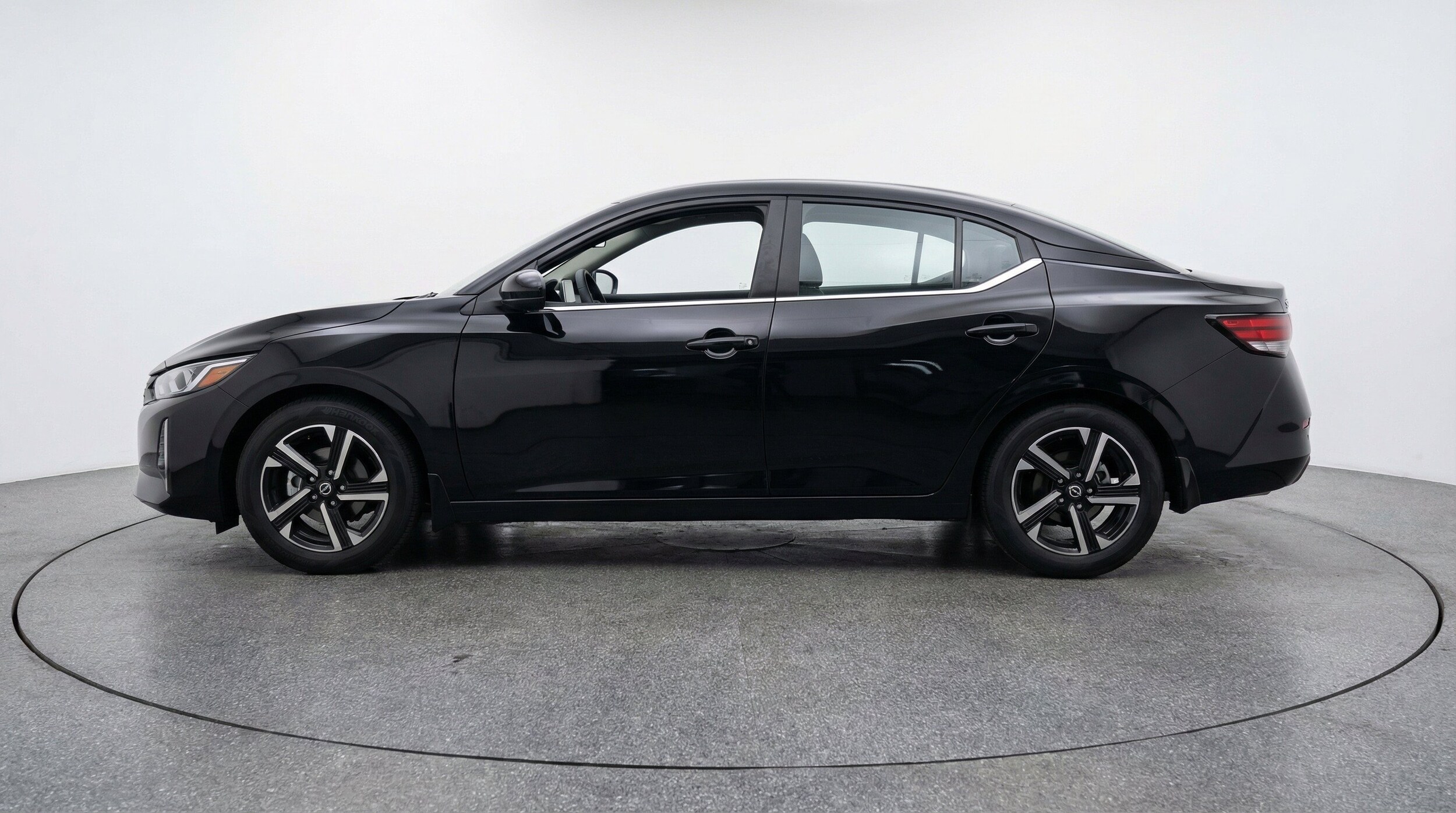 Thumbnail: 2025 Nissan Sentra - 5