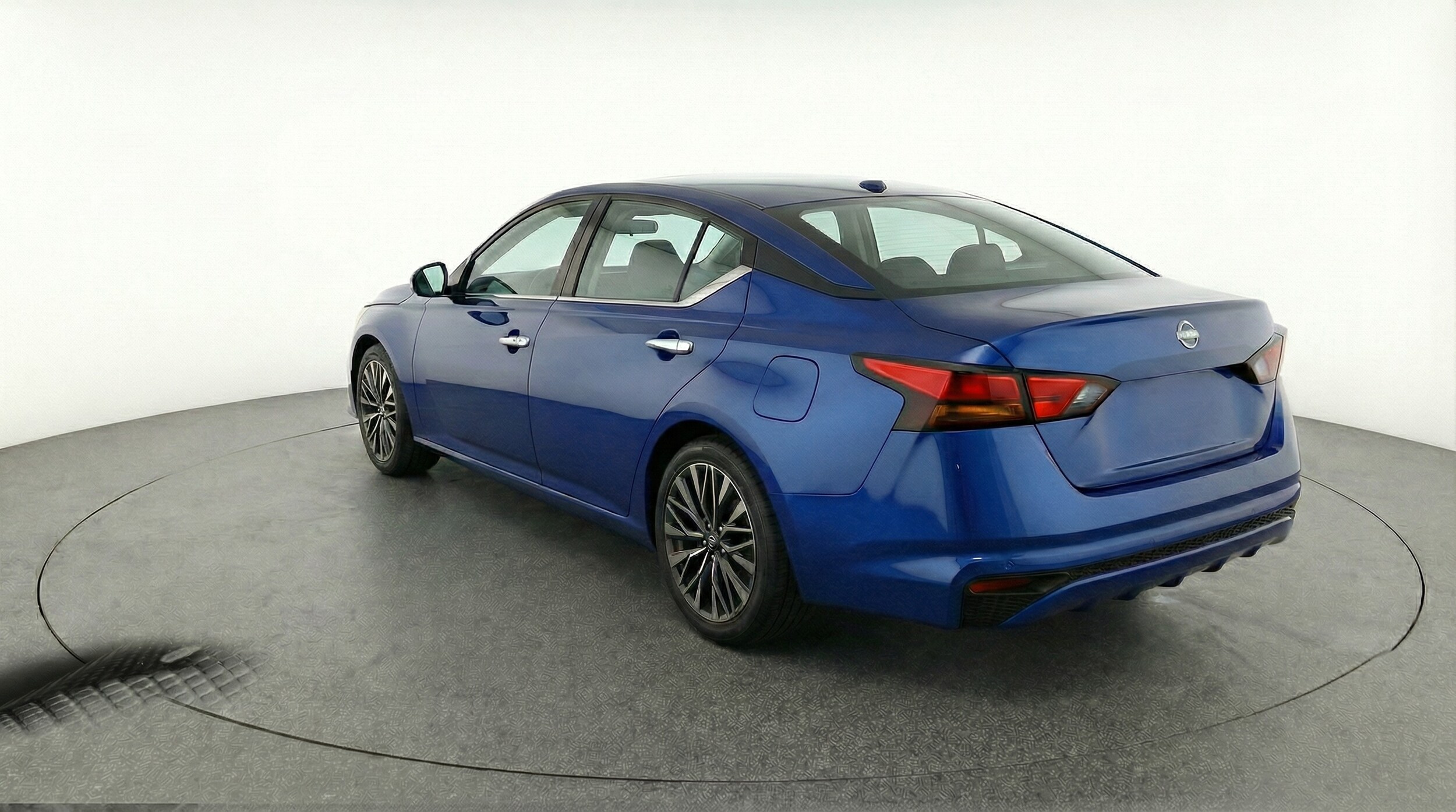 Thumbnail: 2025 Nissan Altima - 5