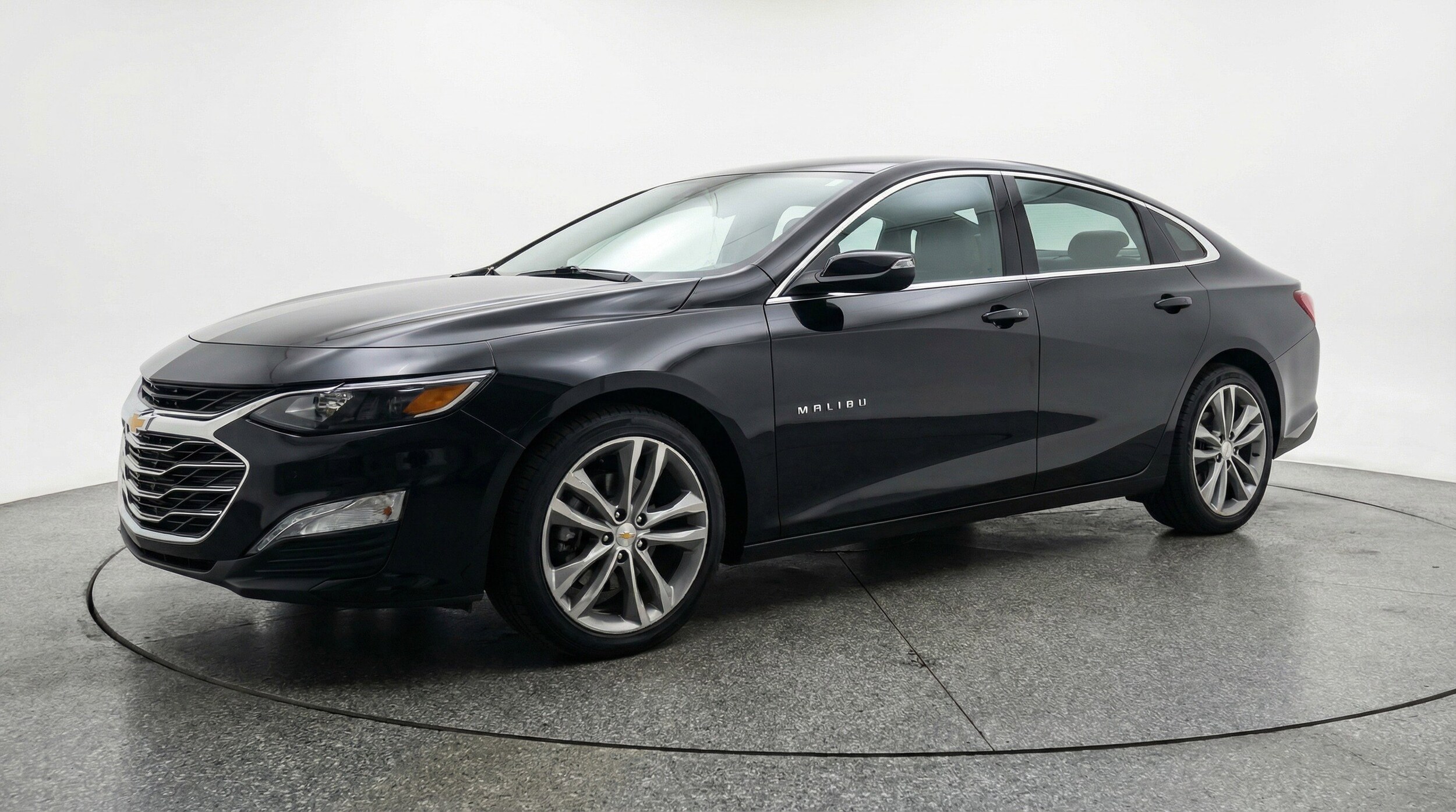 Thumbnail: 2024 Chevrolet Malibu - 3