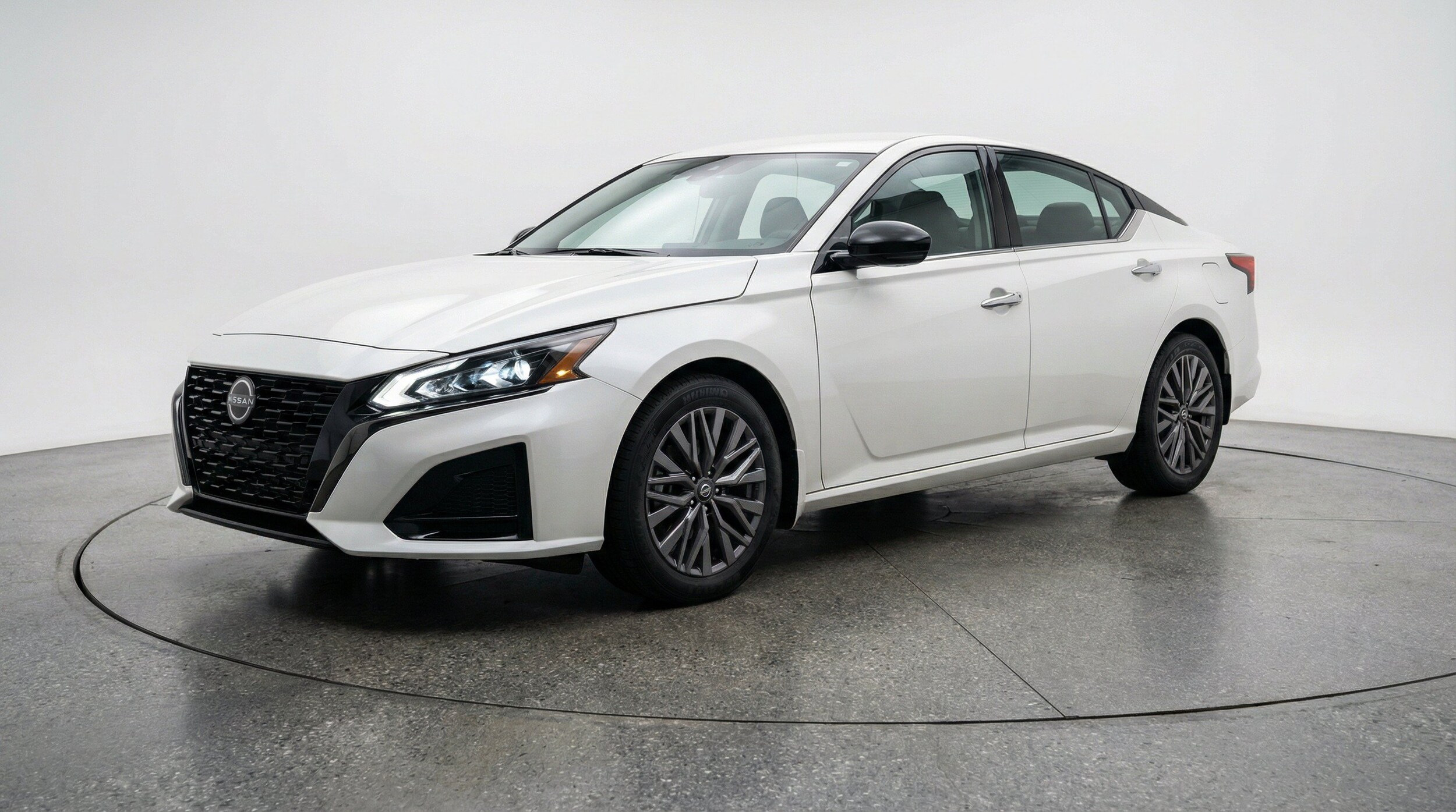 Thumbnail: 2025 Nissan Altima - 3