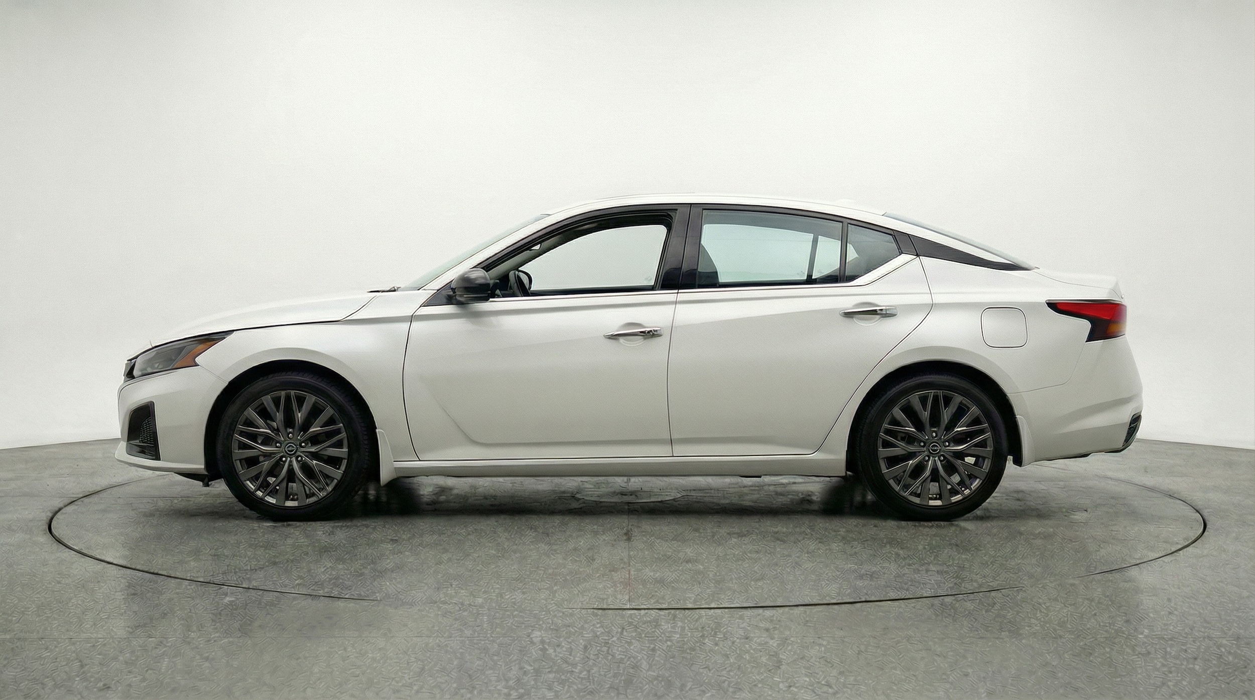 Thumbnail: 2025 Nissan Altima - 4