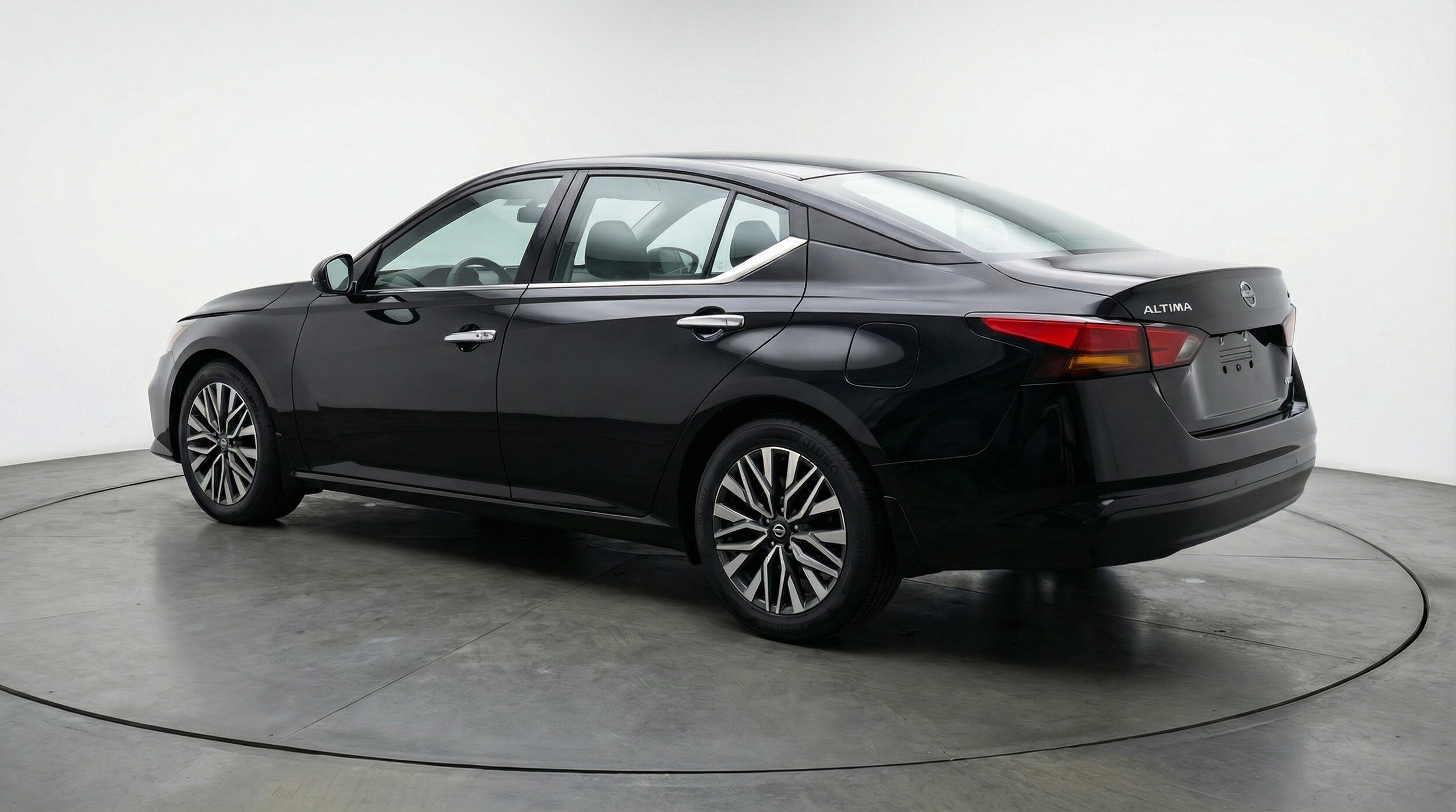 Thumbnail: 2025 Nissan Altima - 5