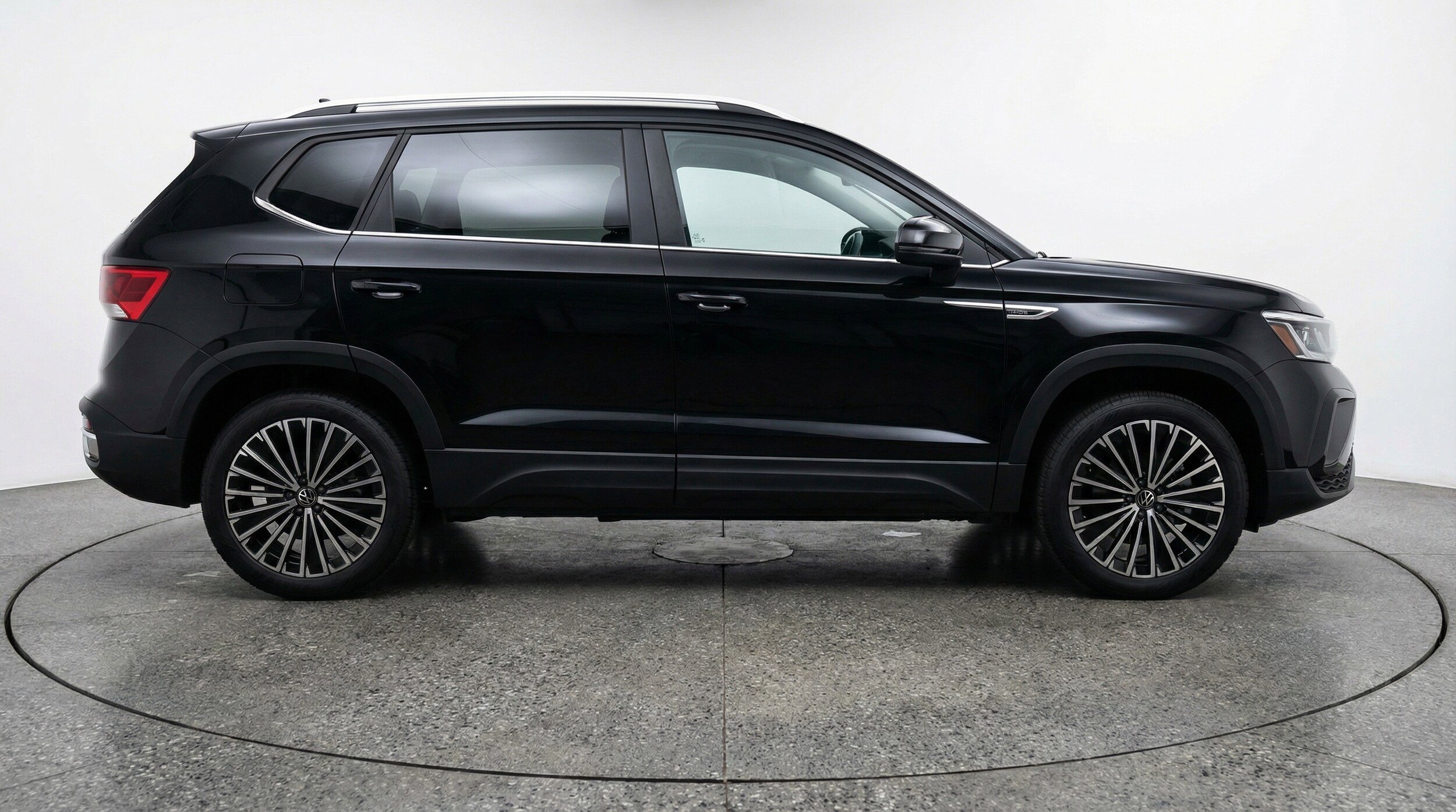 Thumbnail: 2025 Volkswagen Taos - 11