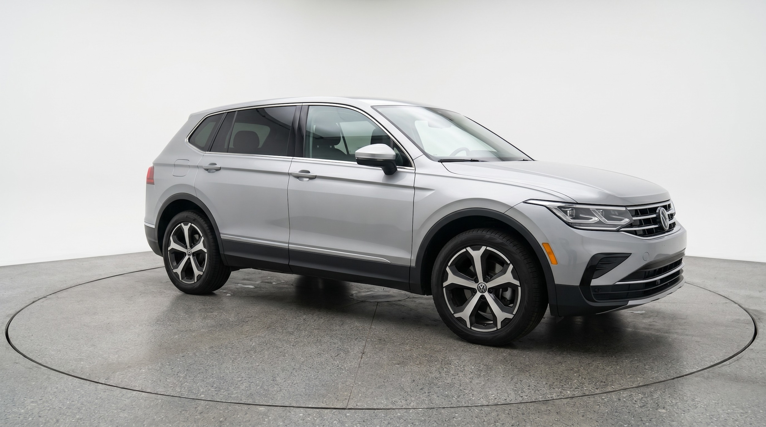 Thumbnail: 2026 Volkswagen Tiguan - 1