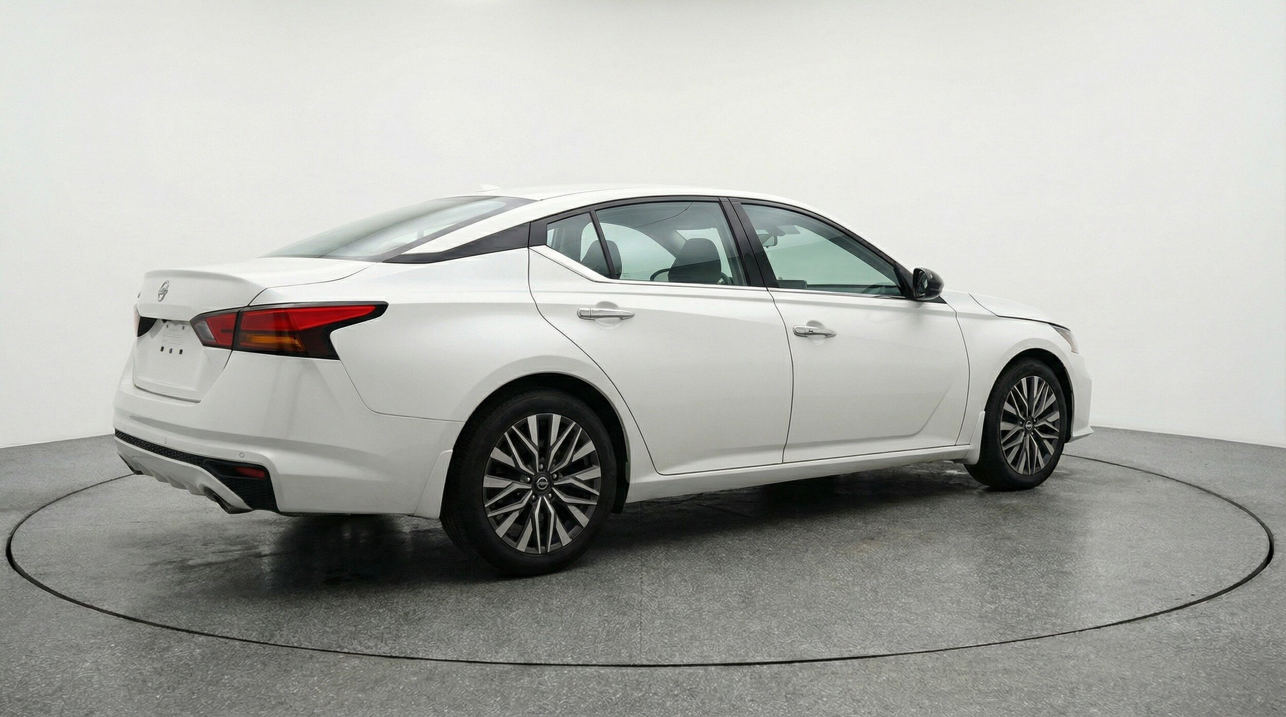 Thumbnail: 2025 Nissan Altima - 9