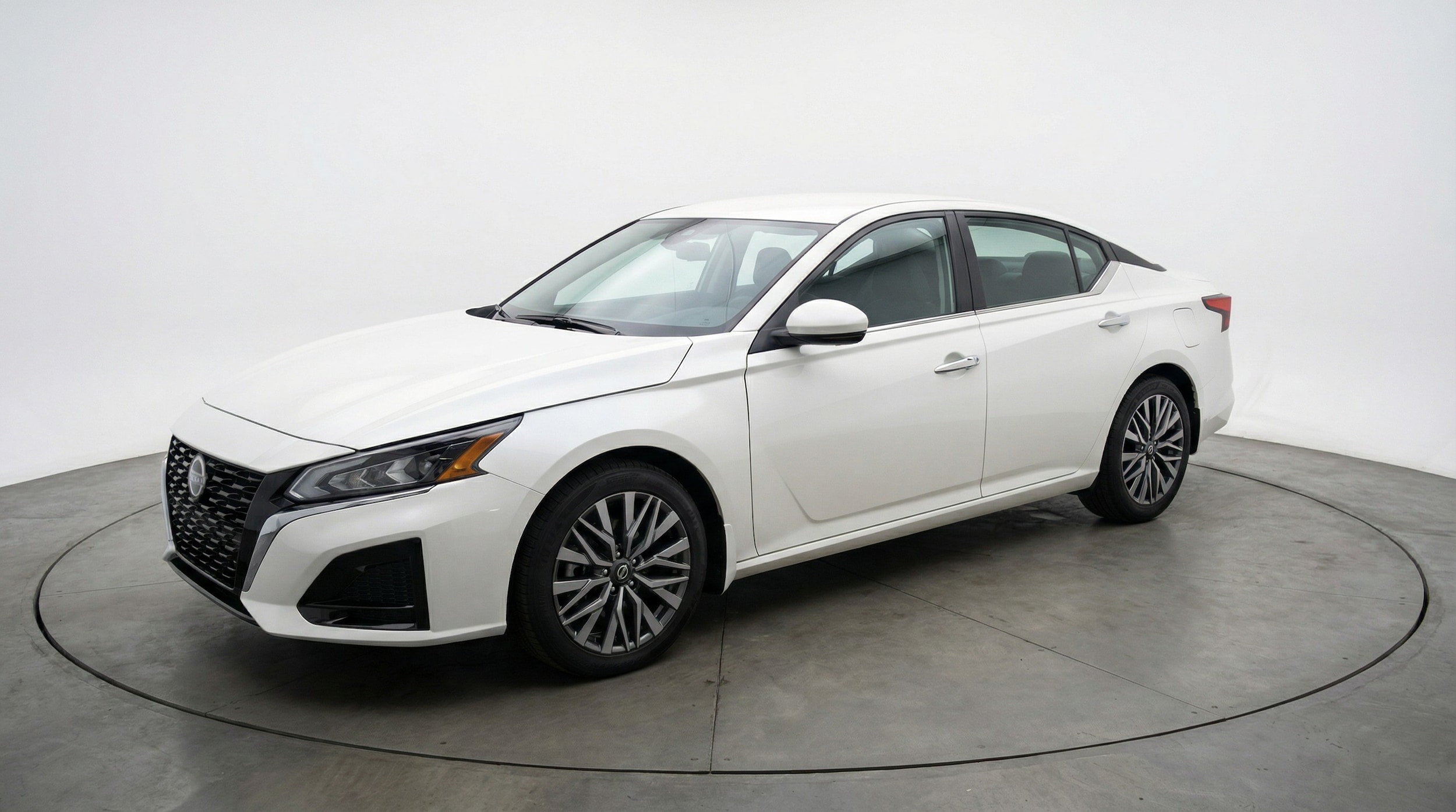 Thumbnail: 2025 Nissan Altima - 3