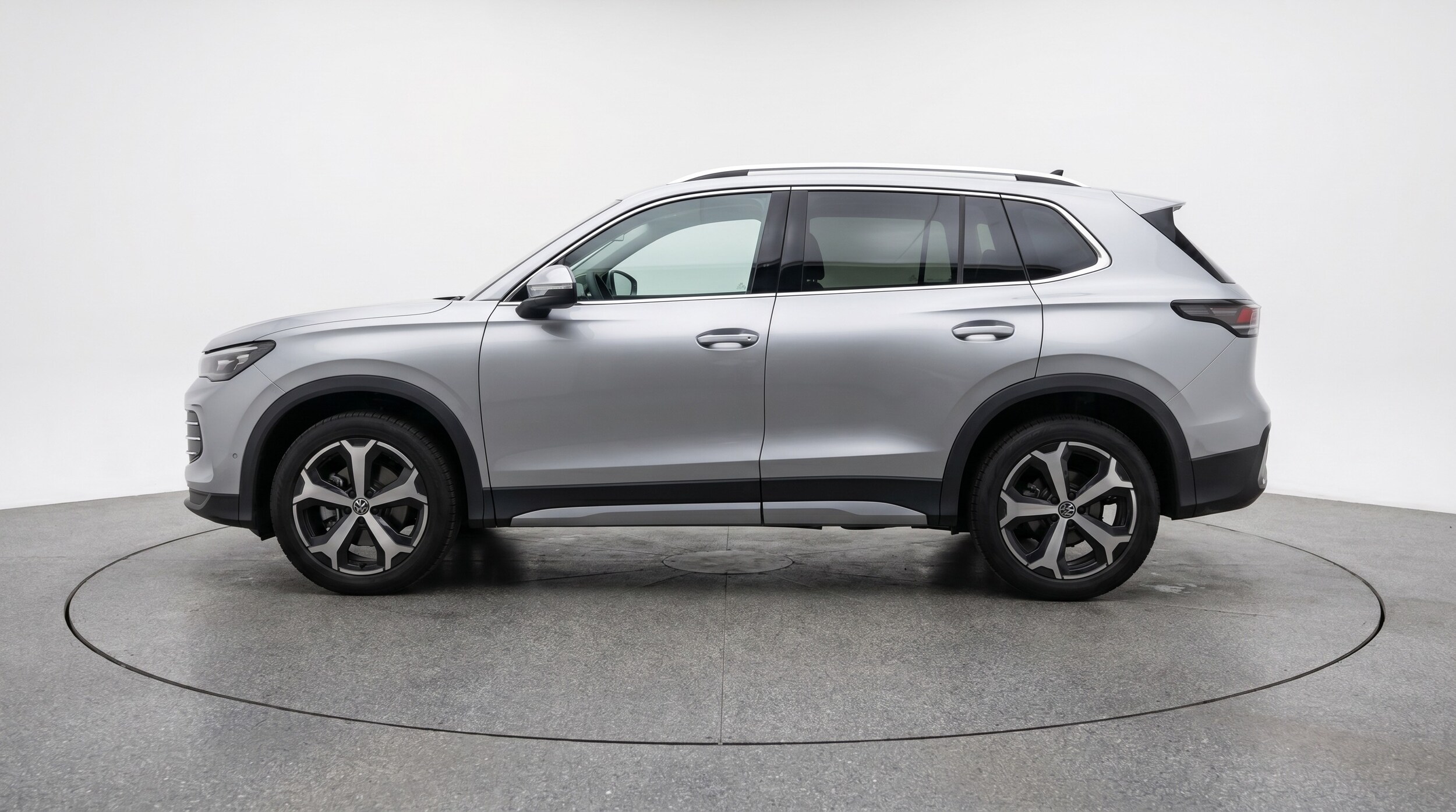 Thumbnail: 2026 Volkswagen Tiguan - 4