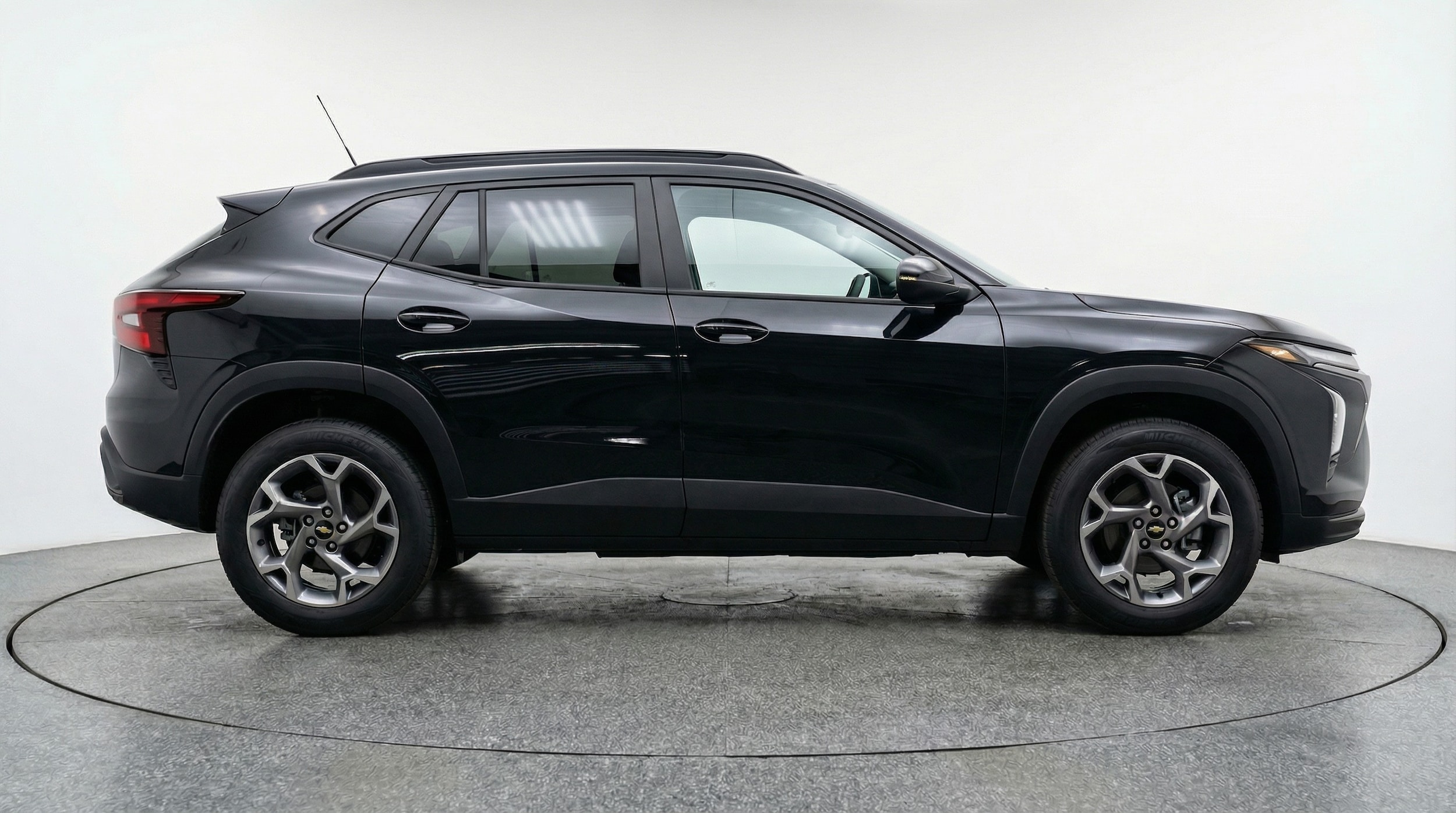 Thumbnail: 2025 Chevrolet Trax - 8