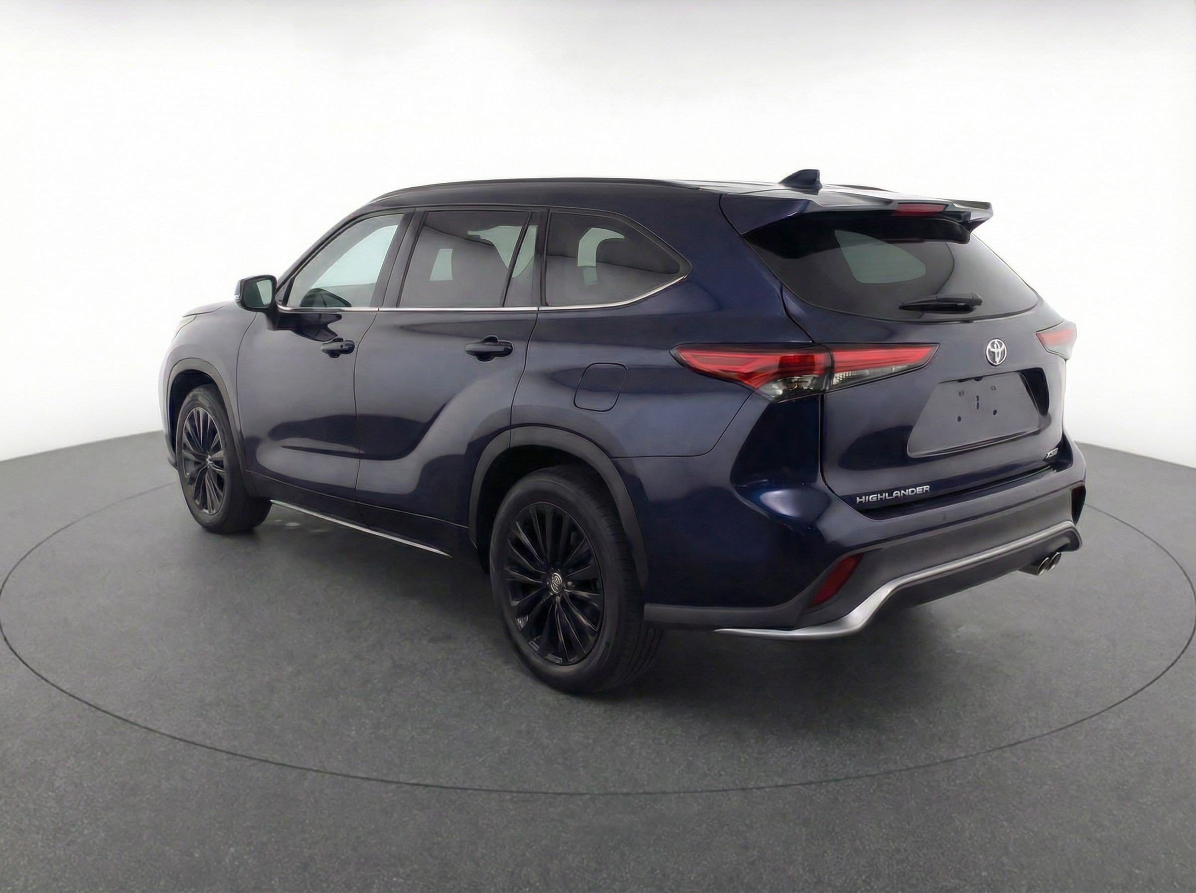 Thumbnail: 2024 Toyota Highlander - 6