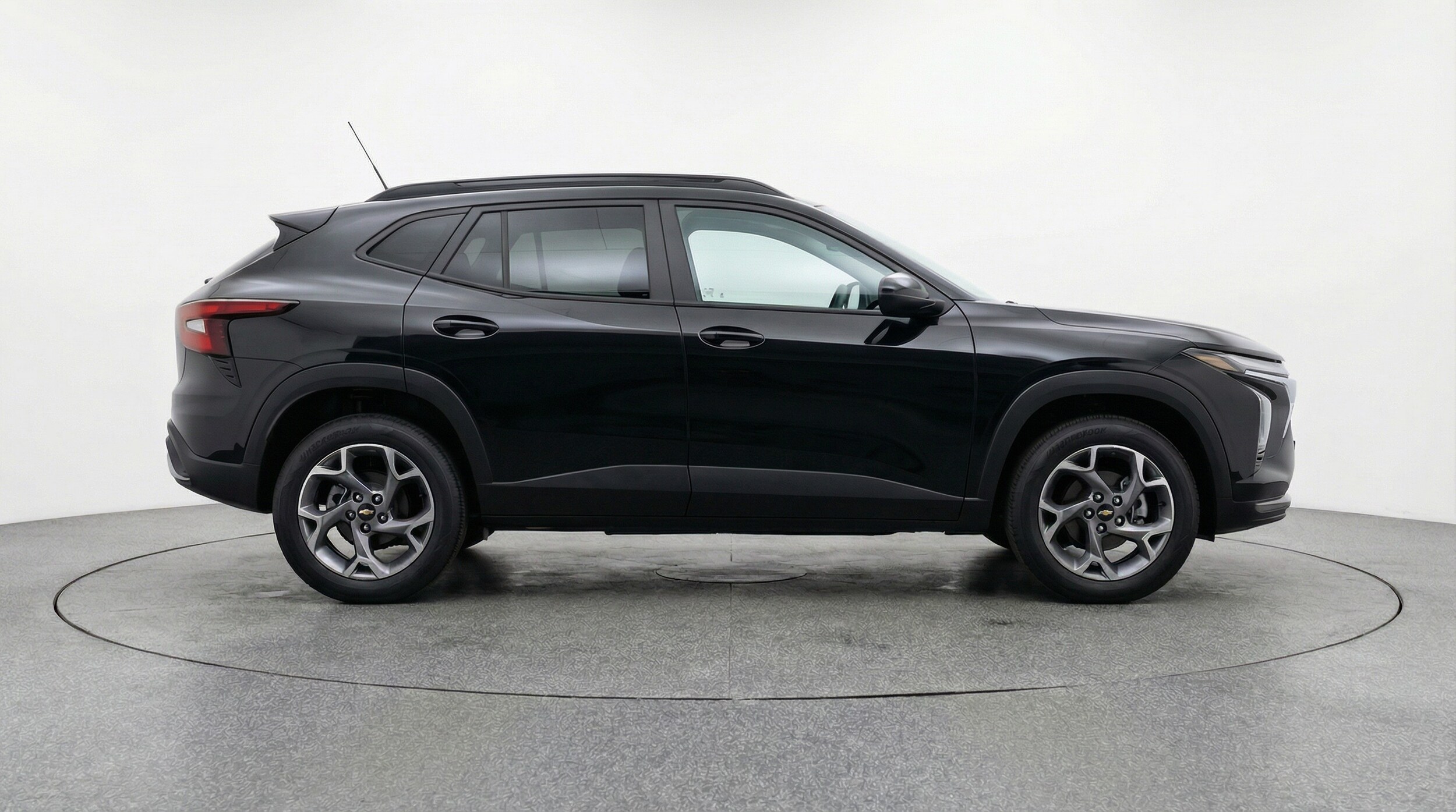 Thumbnail: 2025 Chevrolet Trax - 8