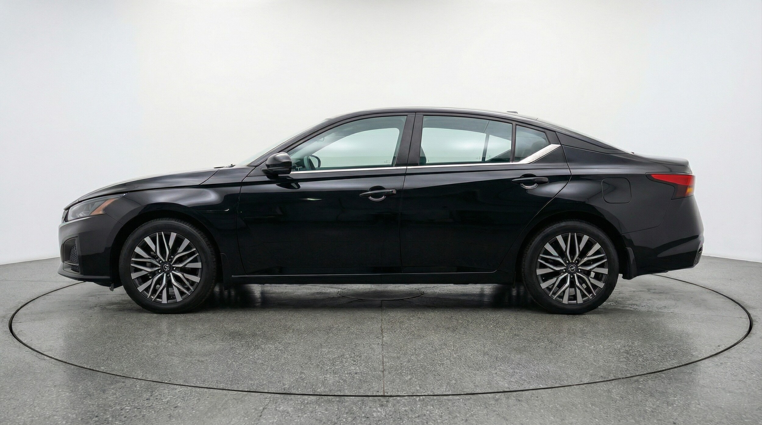 Thumbnail: 2025 Nissan Altima - 4