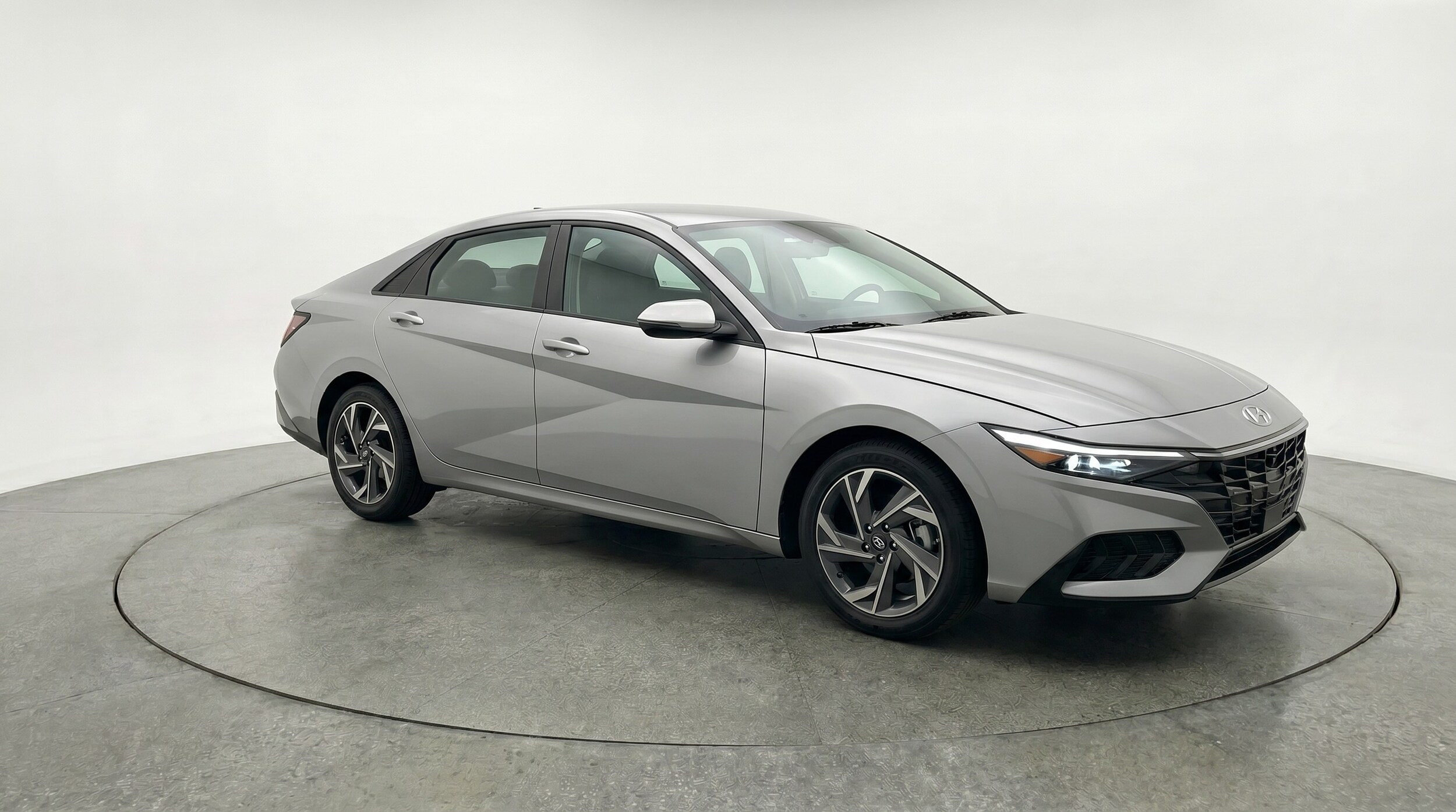 Thumbnail: 2025 Hyundai Elantra - 1