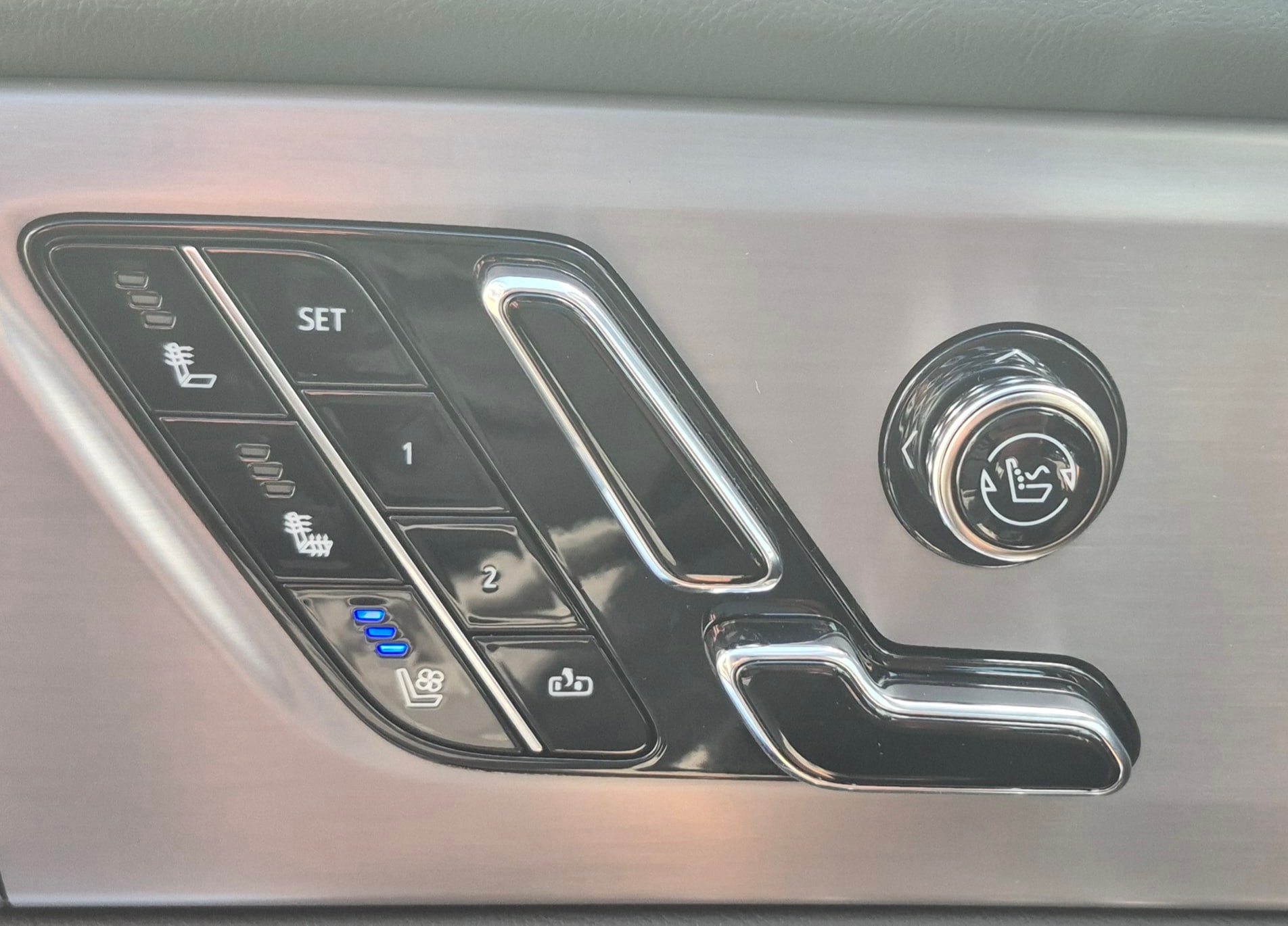 2026 Cadillac VISTIQ Sport - Photo 11