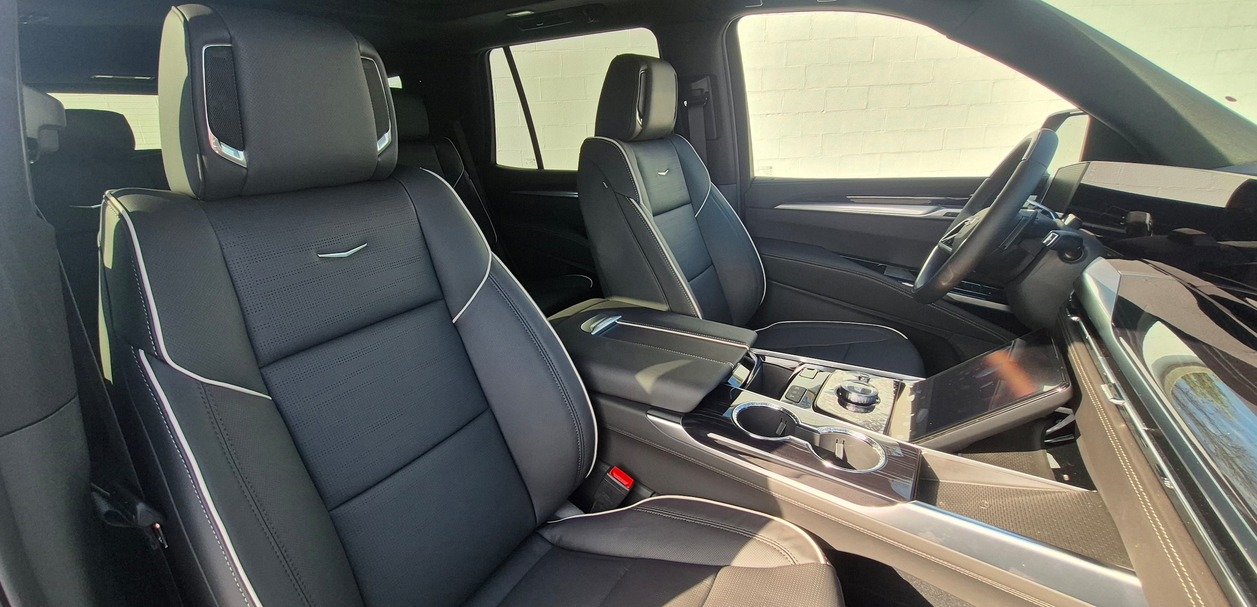 2026 Cadillac Escalade Sport - Photo 4