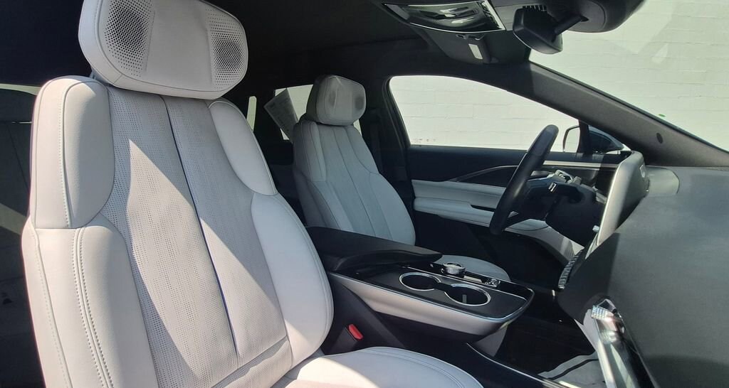 Used 2024 CADILLAC Lyriq Luxury 2 SUV