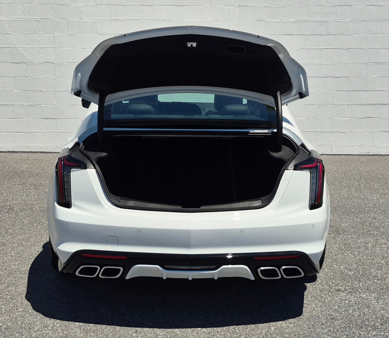 2026 Cadillac CT5 V-Series - Photo 16