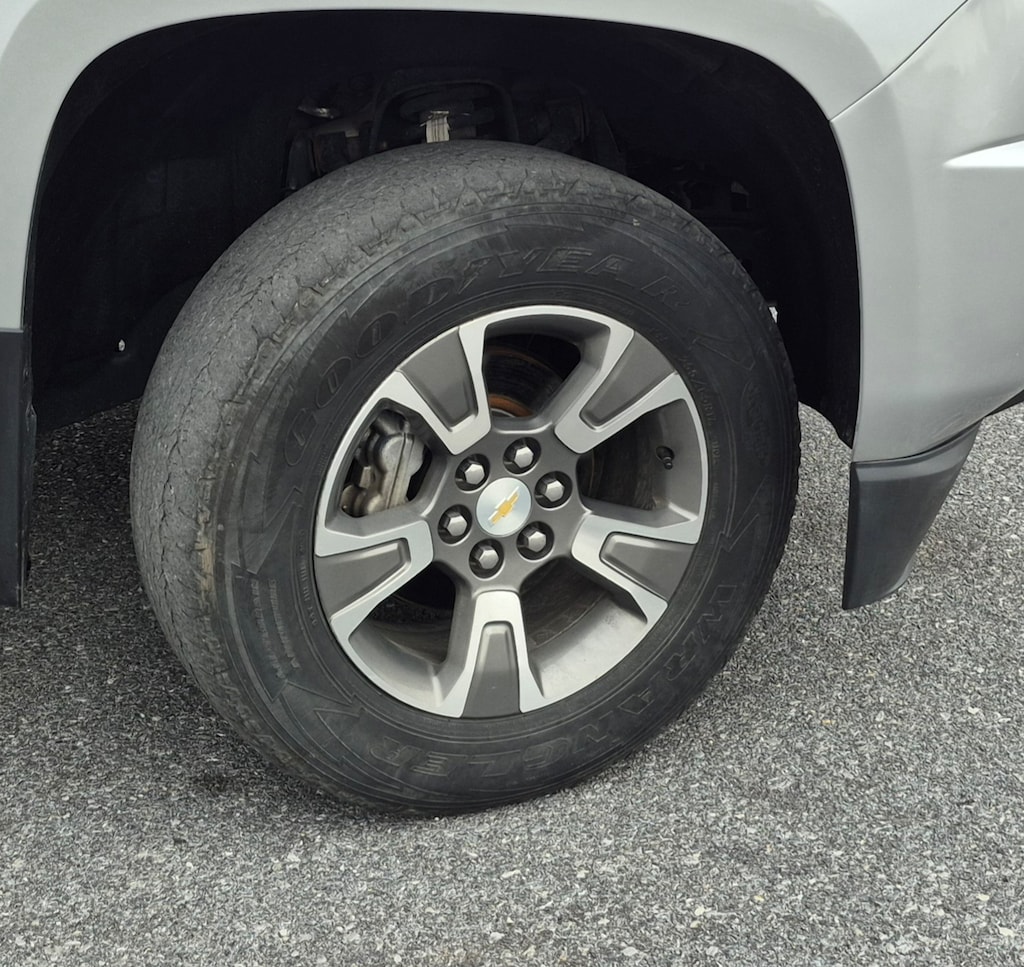 2019 Chevrolet Colorado Z71 photo 3