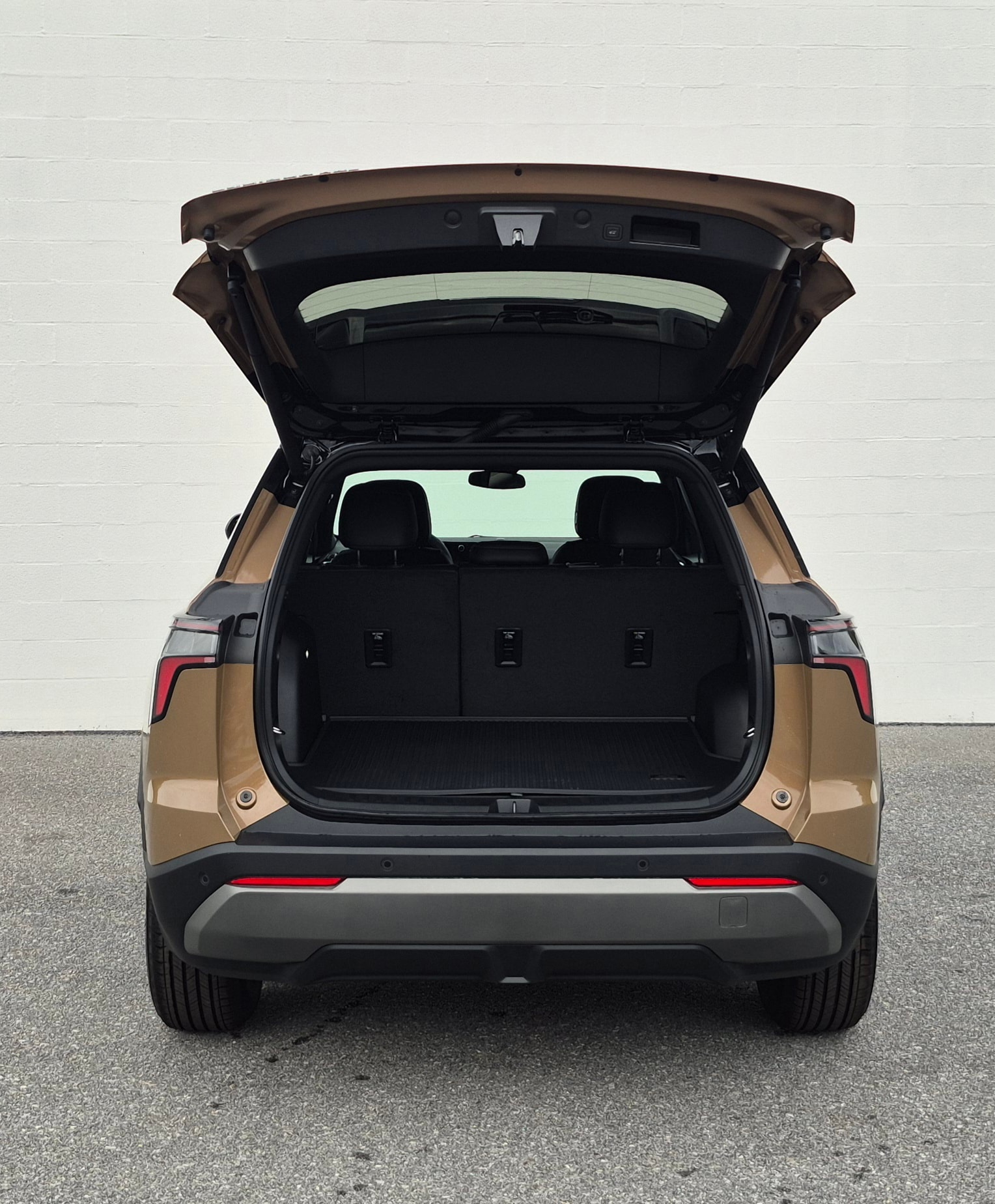 2027 Chevrolet Equinox LT - Photo 11