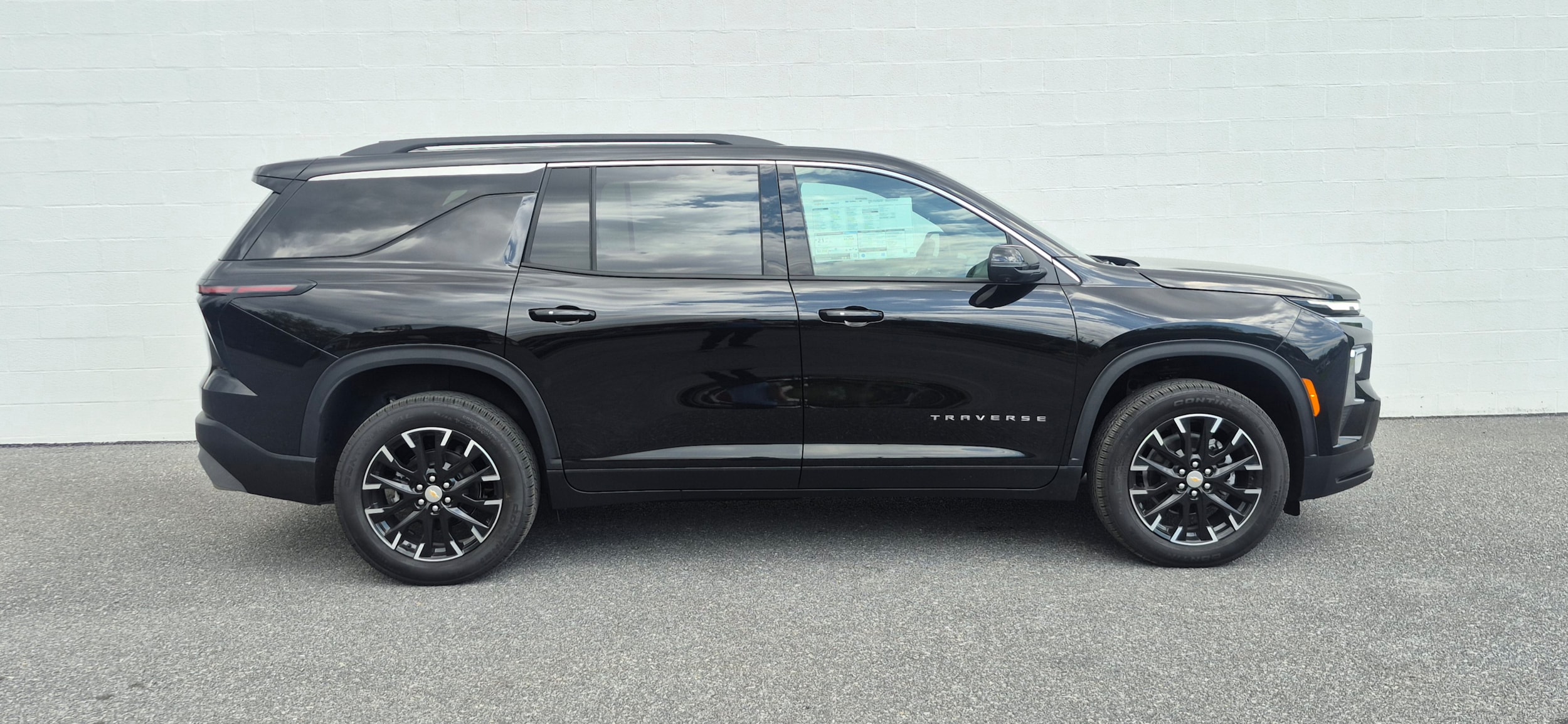 2026 Chevrolet Traverse LT - Photo 14