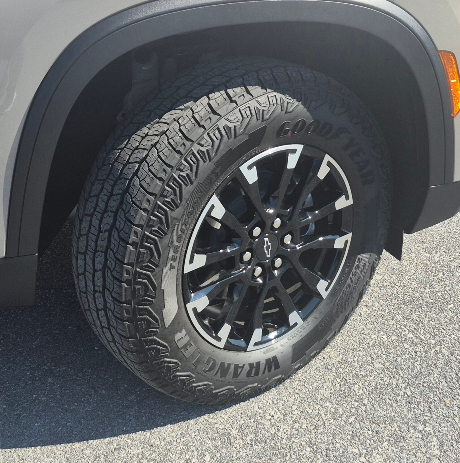 2026 Chevrolet Traverse Z71 photo 3