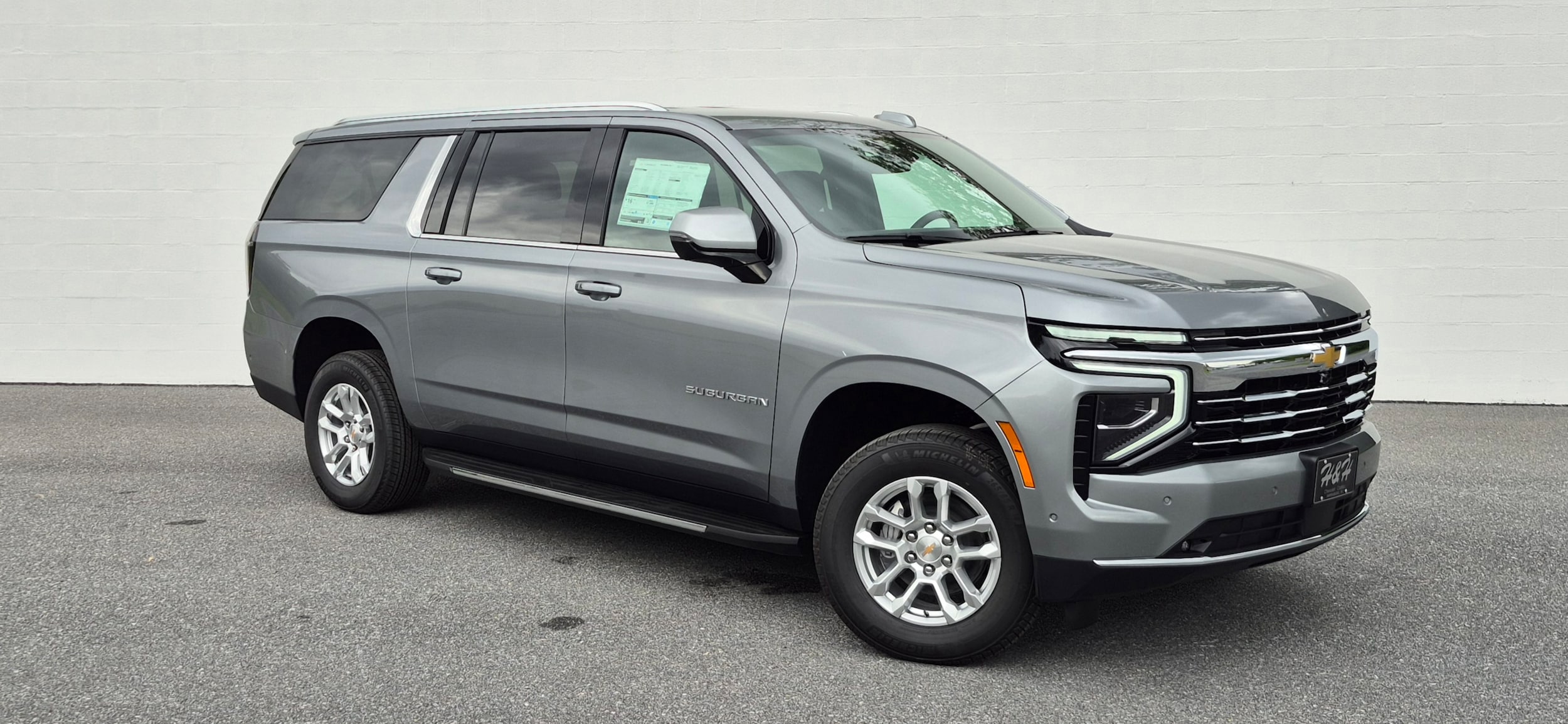 2026 Chevrolet Suburban LT 4WD's photo