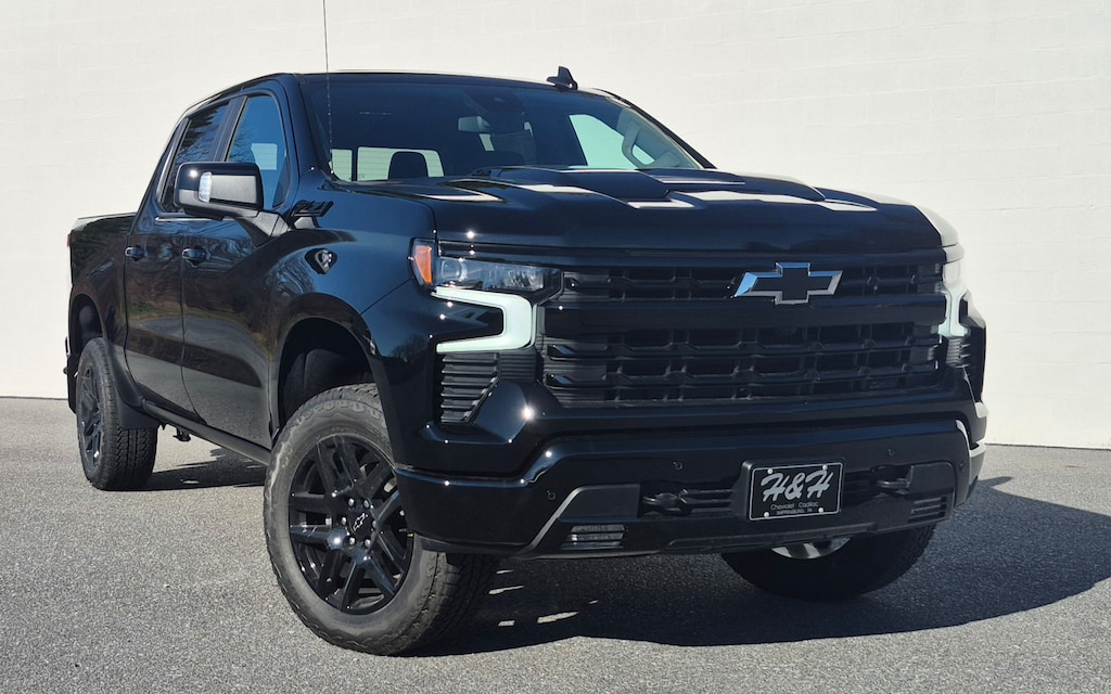 2026 Chevrolet Silverado 1500 LT Trail Boss photo 2