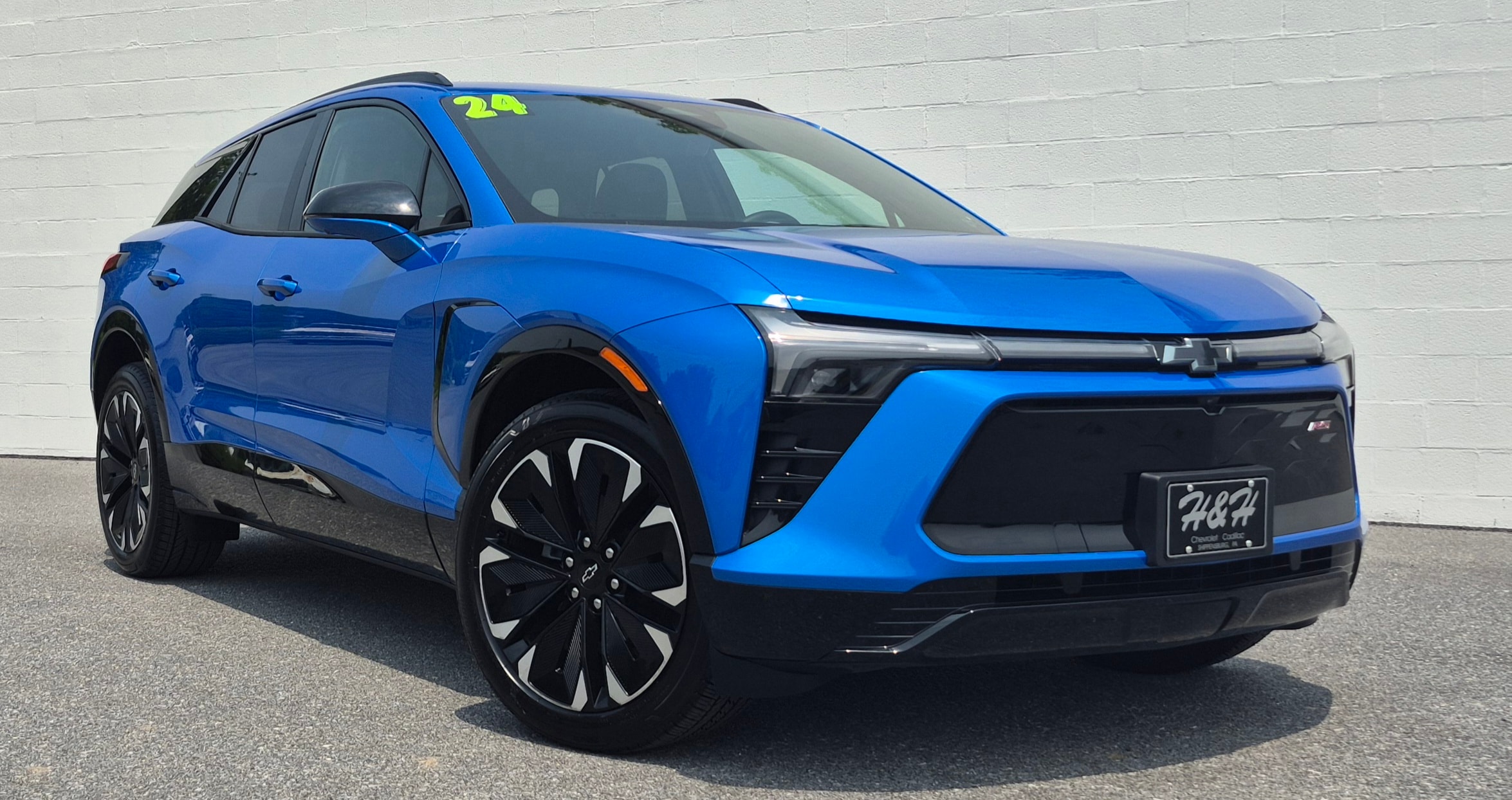 Used 2024 Chevrolet Blazer EV RS with VIN 3GNKDCRJ9RS211852 for sale in Shippensburg, PA