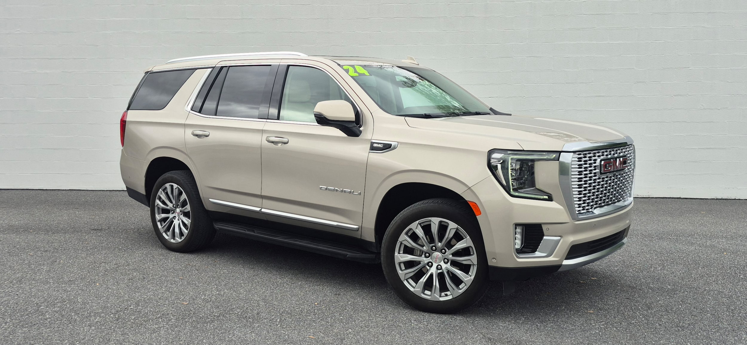 2024 GMC Yukon 4WD Denali's photo