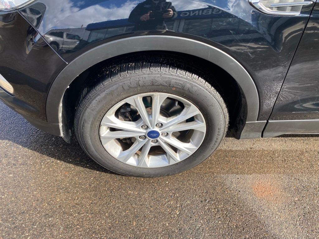 Used 2018 Ford Escape SEL with VIN 1FMCU9HD6JUB76957 for sale in Hibbing, Minnesota