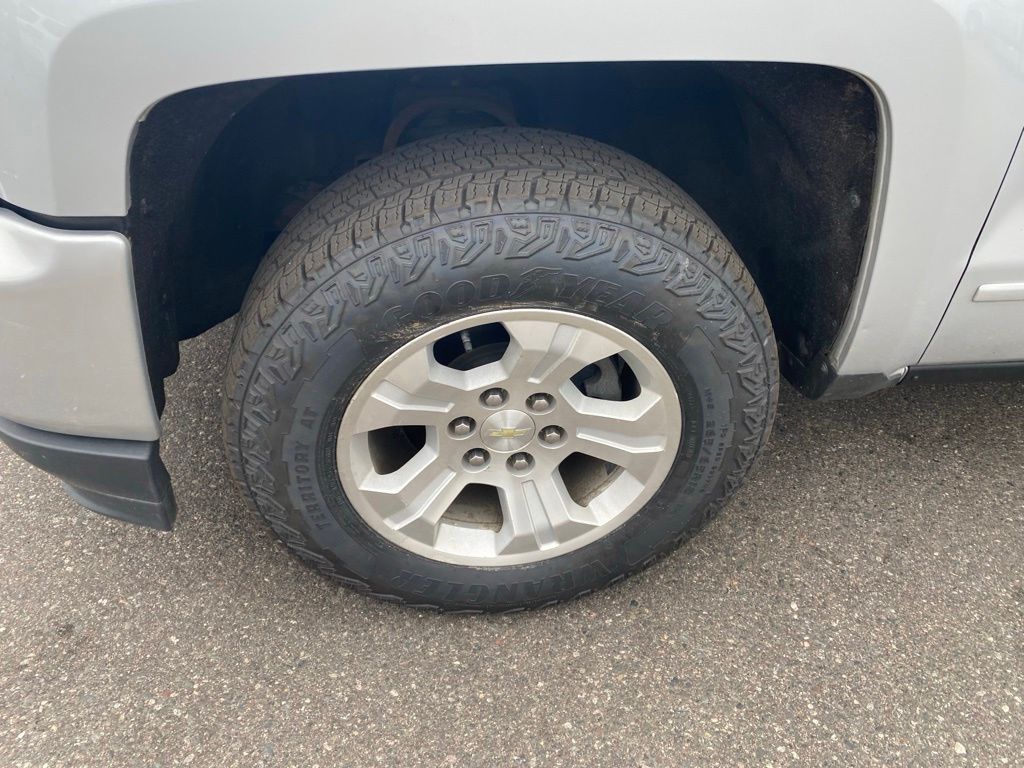 Used 2018 Chevrolet Silverado 1500 LT Z71 with VIN 1GCVKREC6JZ373404 for sale in Hibbing, Minnesota