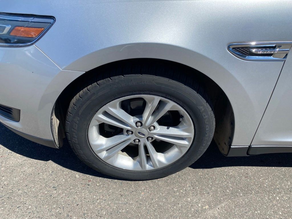 Used 2018 Ford Taurus SE with VIN 1FAHP2D89JG127080 for sale in Hibbing, Minnesota