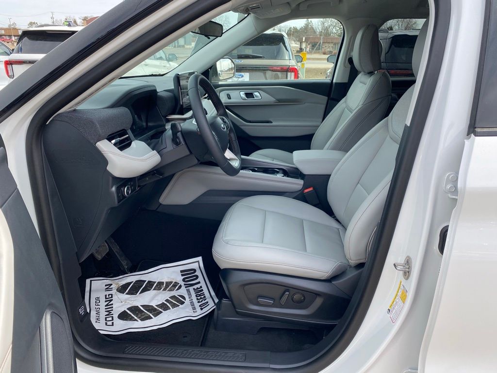 2026 Ford Explorer Active - Photo 17