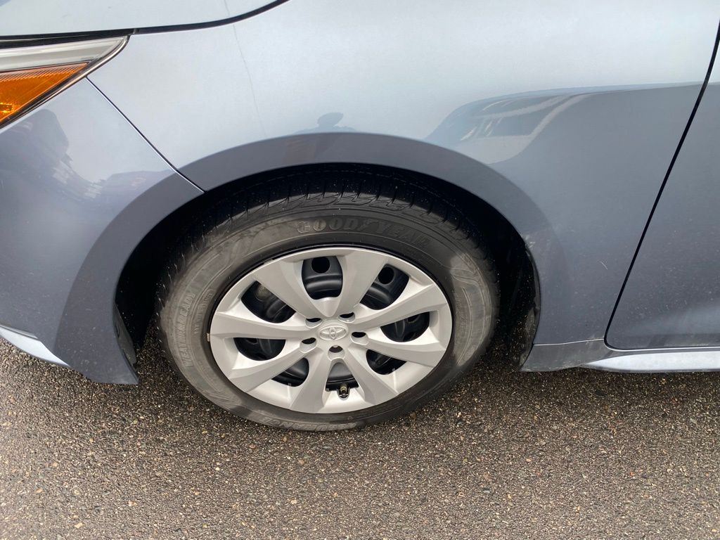 Used 2021 Toyota Corolla LE with VIN 5YFEPMAE6MP149799 for sale in Hibbing, Minnesota